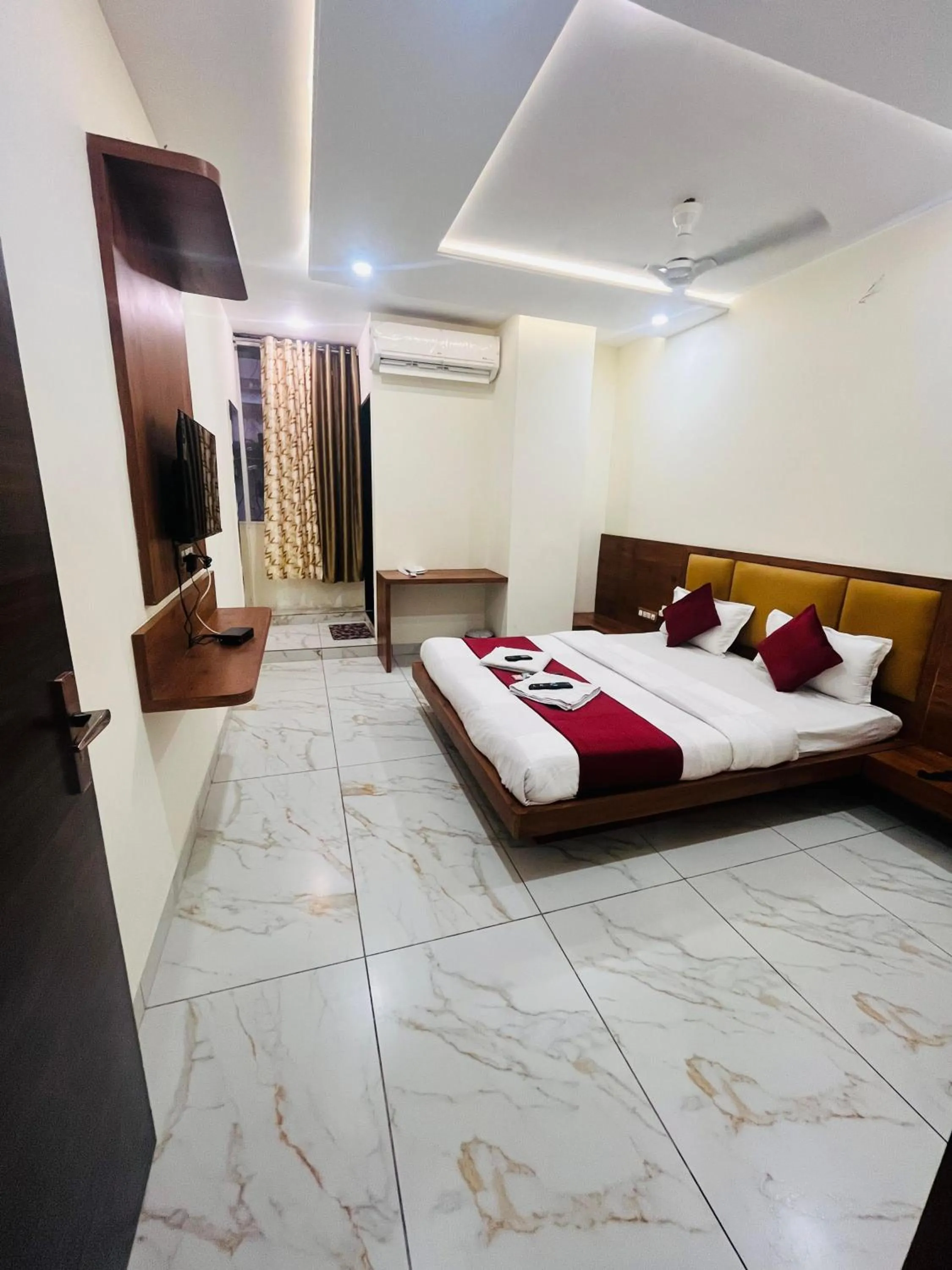 Bed in Hotel PRAKASHAM