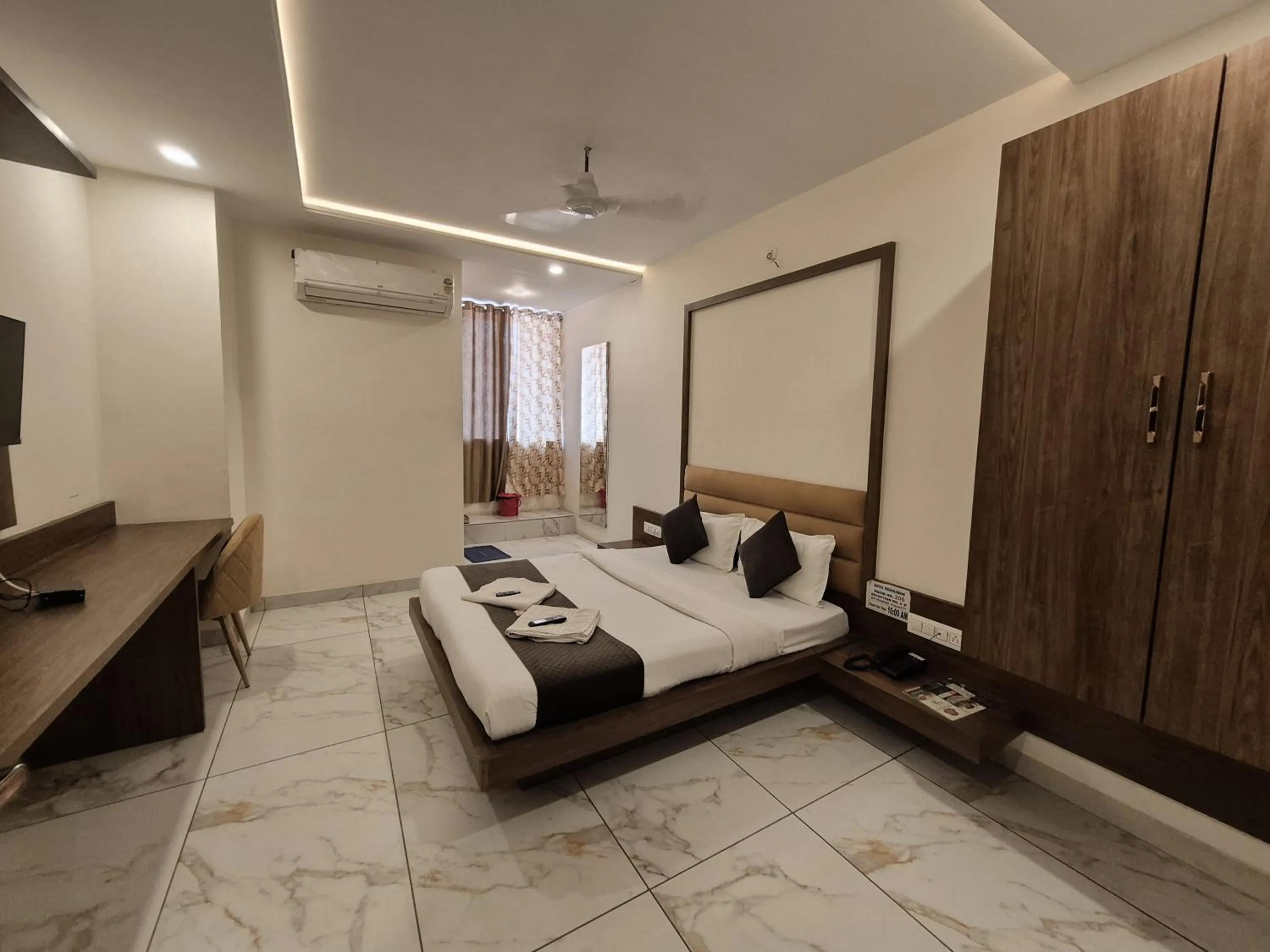 Bed in Hotel PRAKASHAM