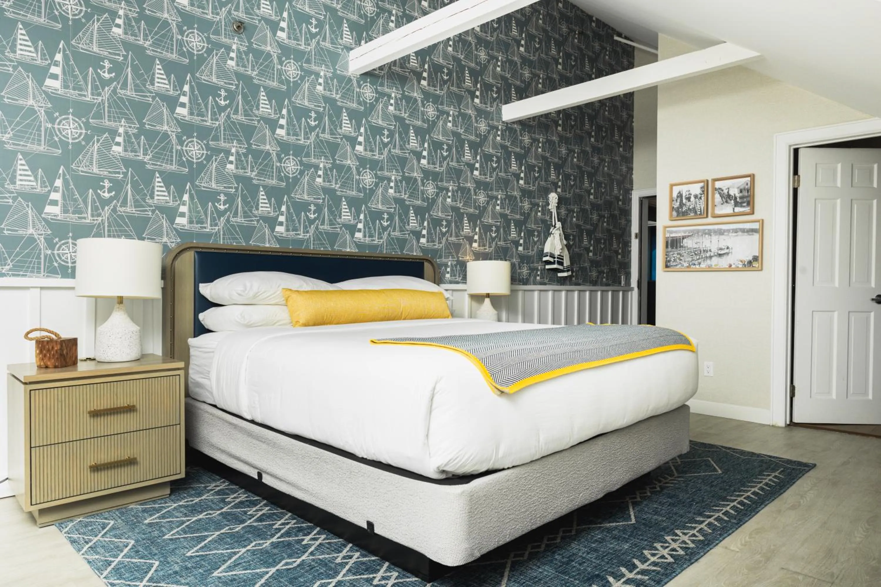 Bed in Danfords Hotel & Marina