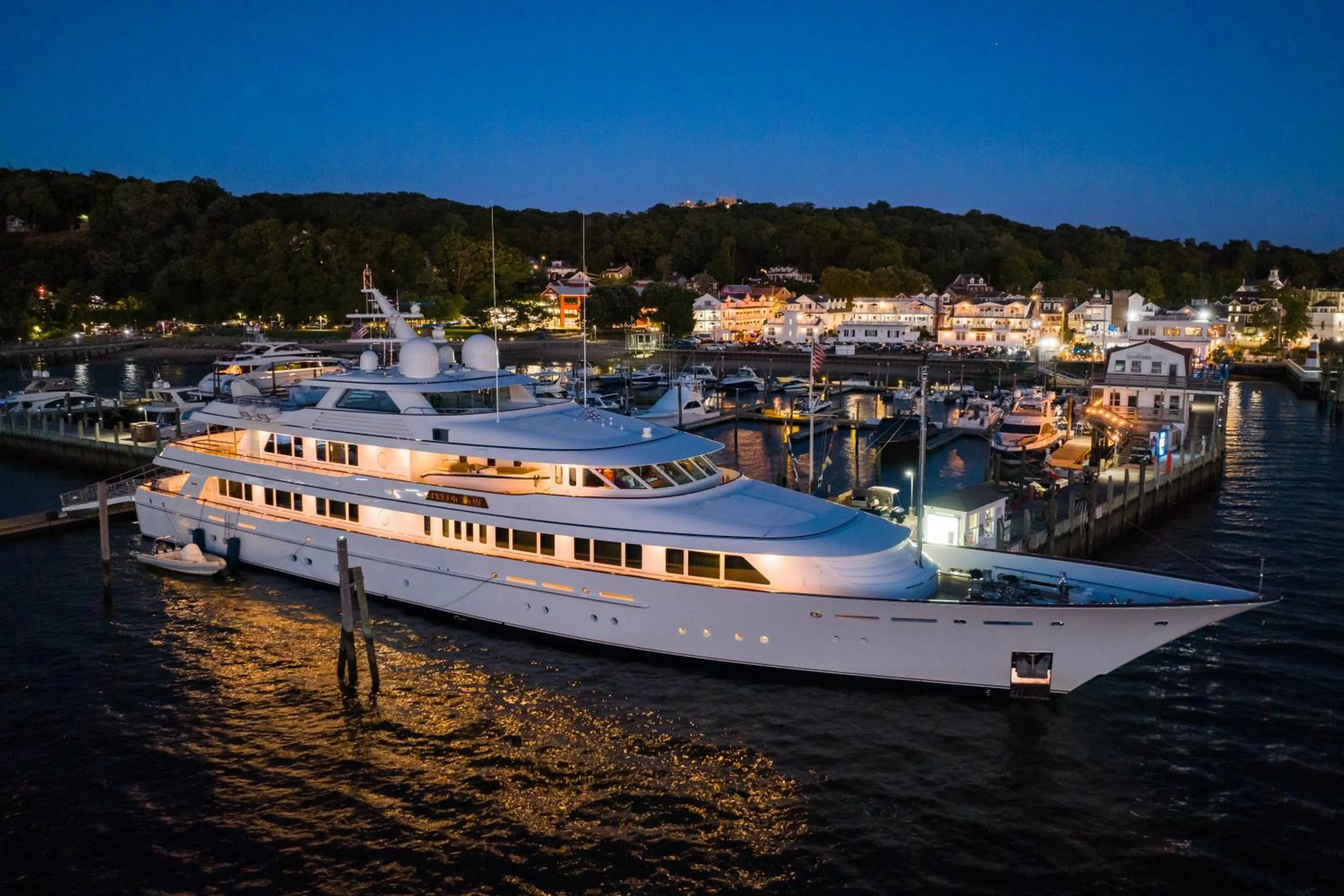 Night in Danfords Hotel & Marina