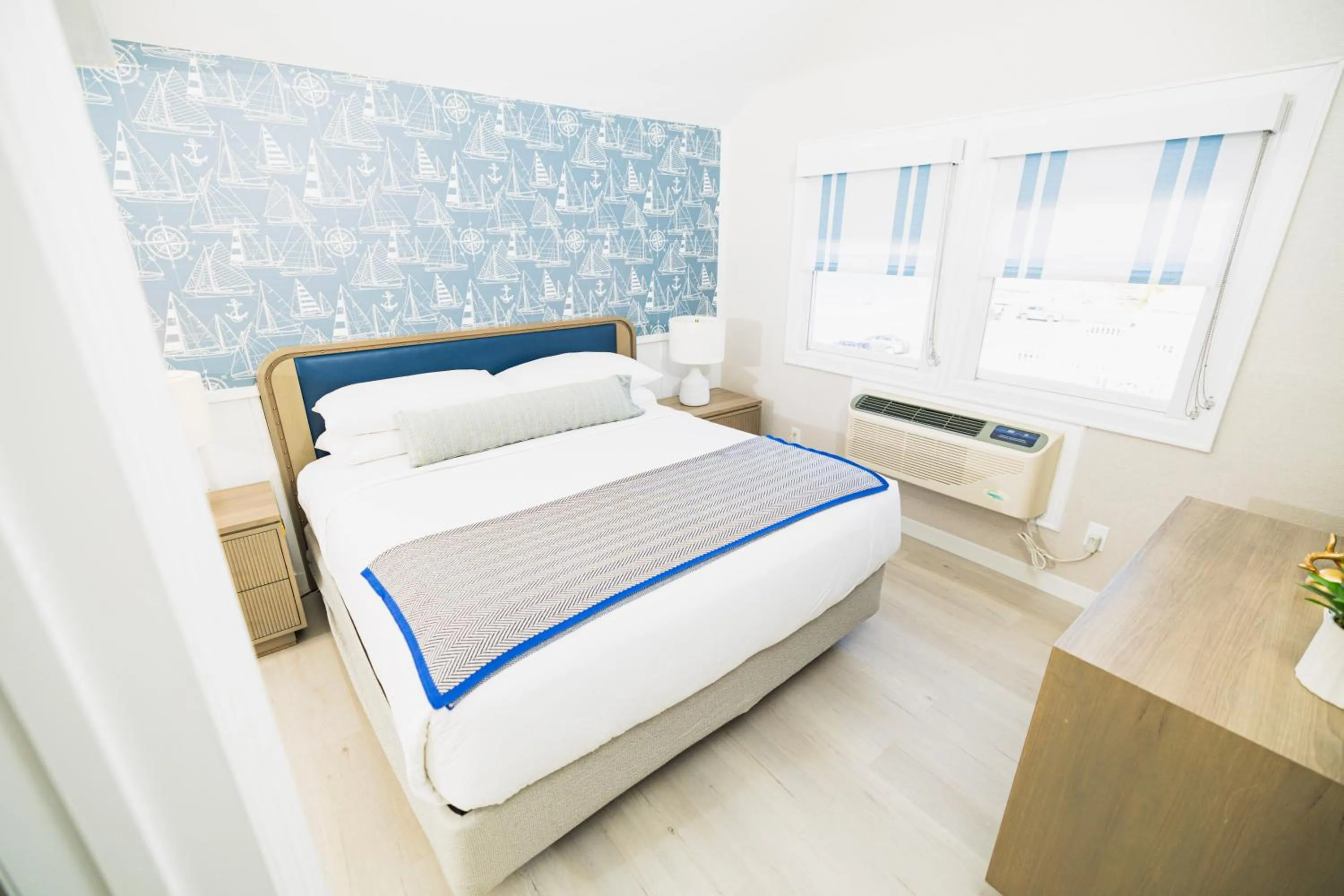 Bed in Danfords Hotel & Marina