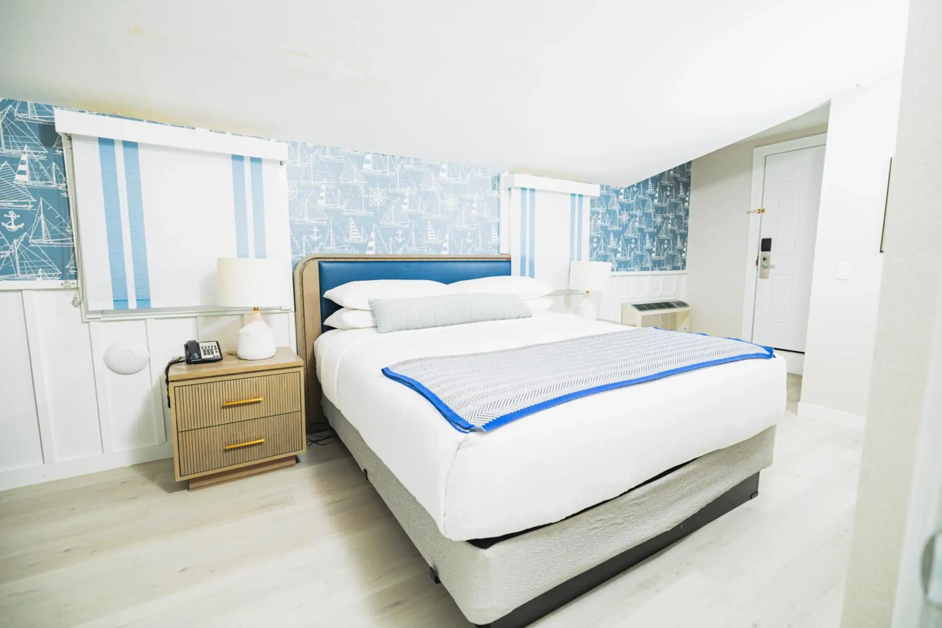 Bed in Danfords Hotel & Marina Bed in Danfords Hotel & Marina