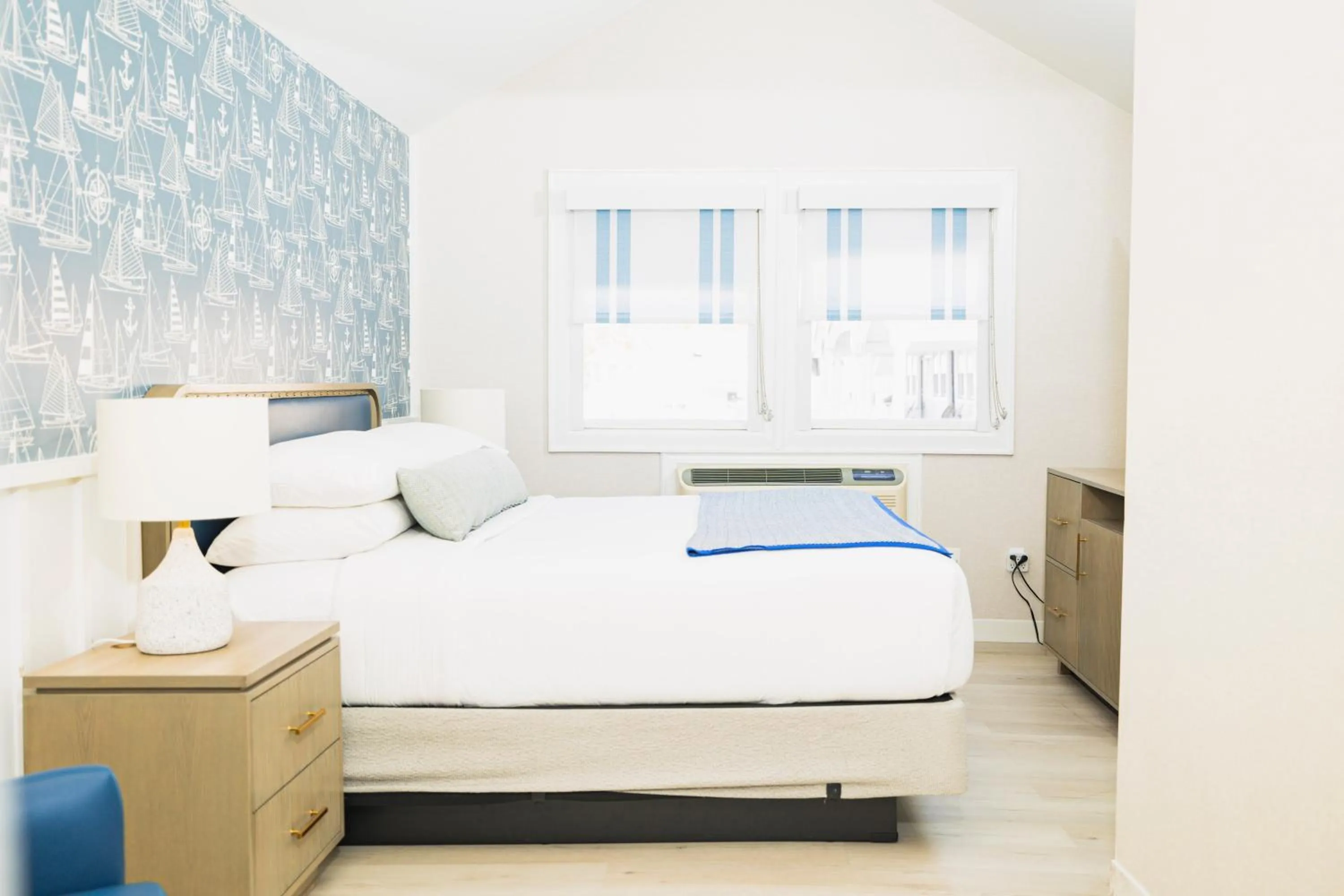 Bed in Danfords Hotel & Marina