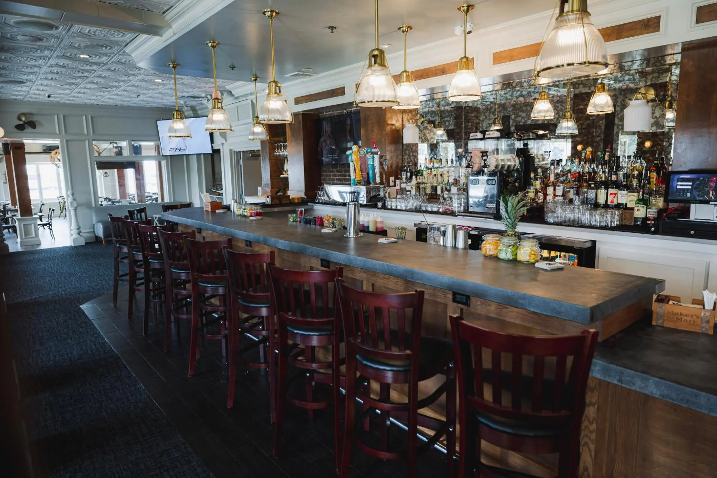 Restaurant/places to eat in Danfords Hotel & Marina Restaurant/places to eat in Danfords Hotel & Marina