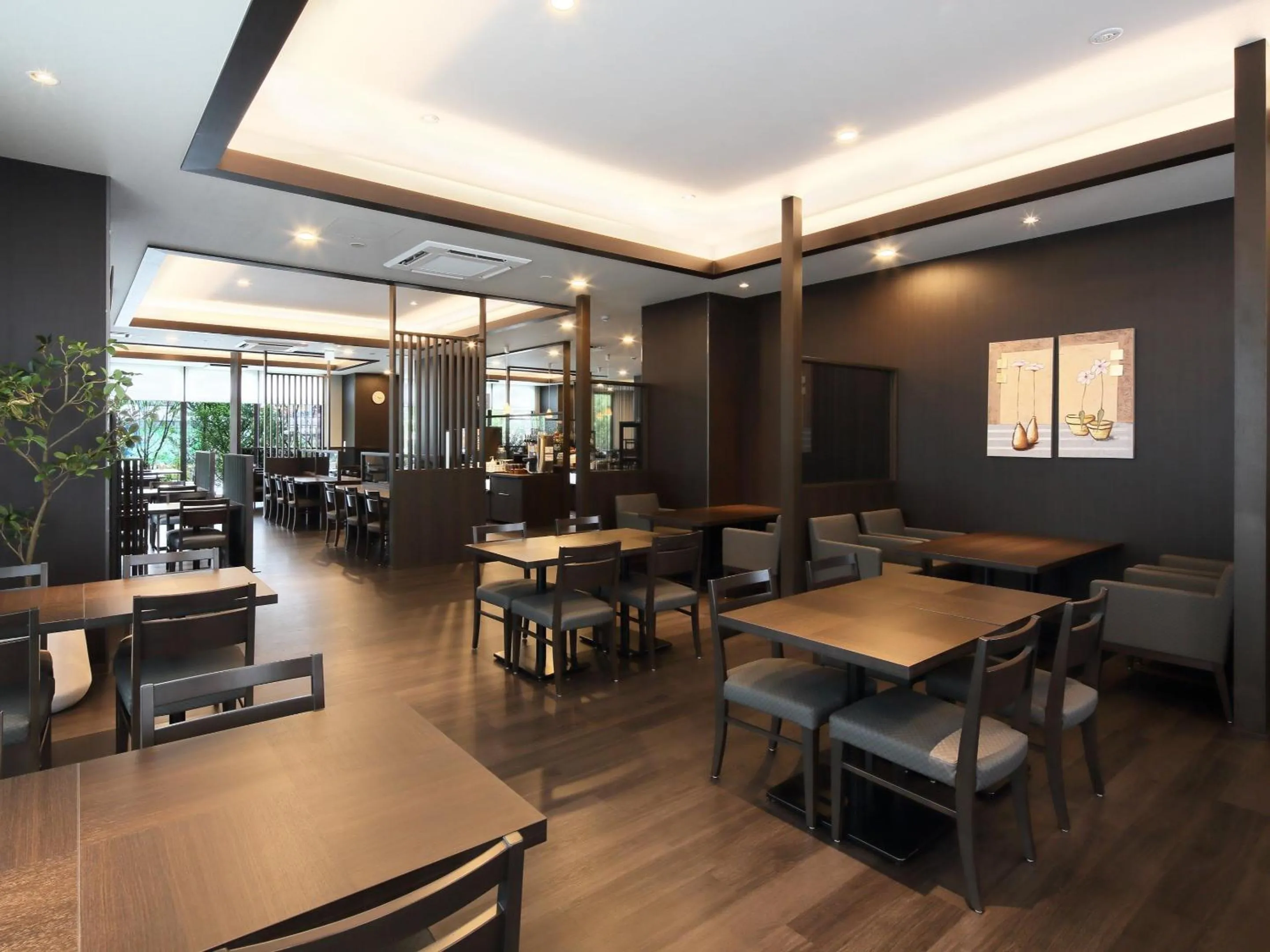 Restaurant/places to eat in Hotel Route Inn Grand Kainan Ekimae