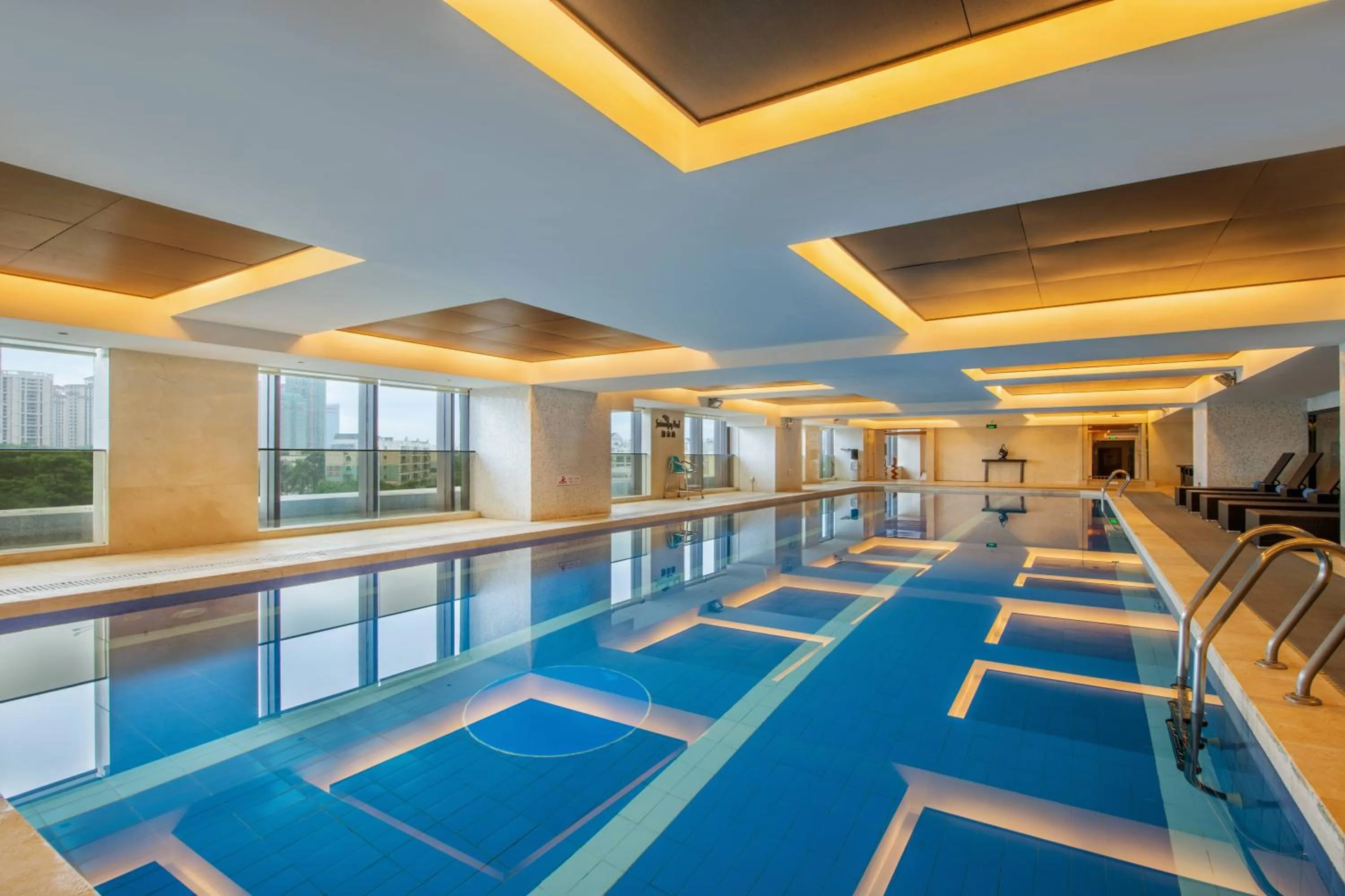 Swimming pool in Pullman Foshan Shunde
