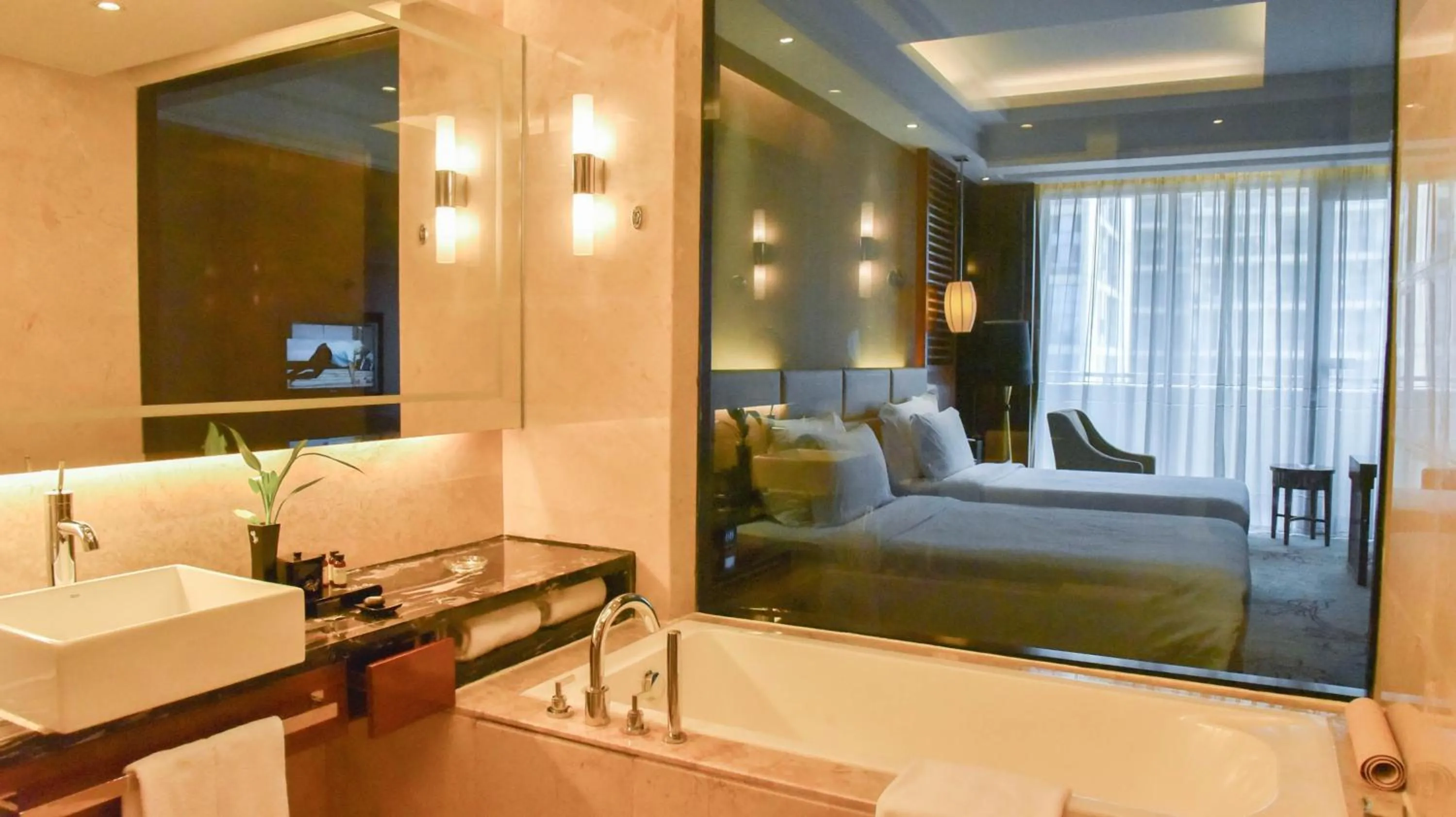 Bathroom, Bed in Pullman Foshan Shunde