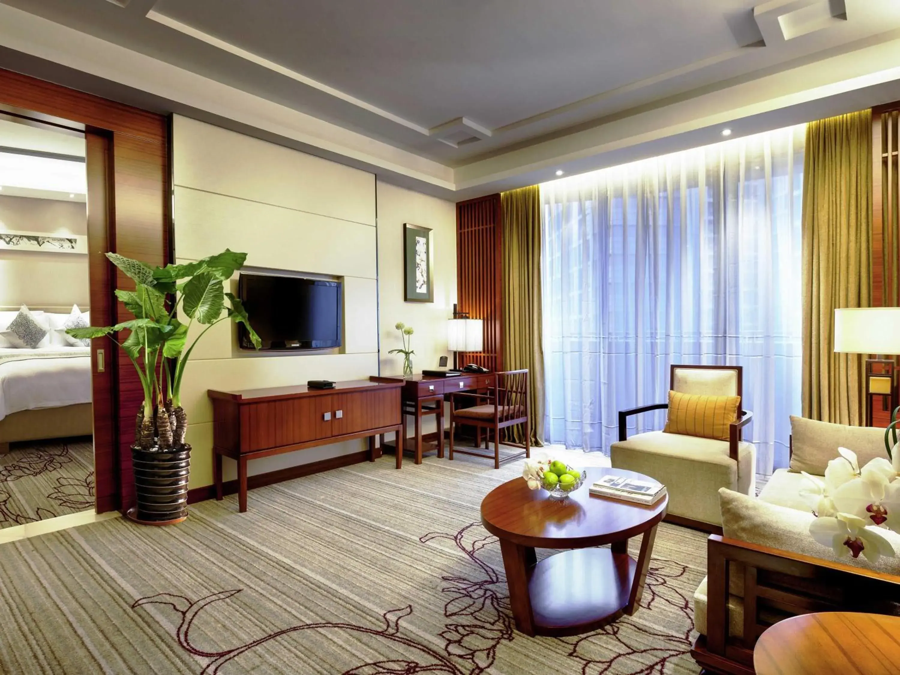 Deluxe King Suite with Balcony and Lounge Access in Pullman Foshan Shunde Deluxe King Suite with Balcony and Lounge Access in Pullman Foshan Shunde