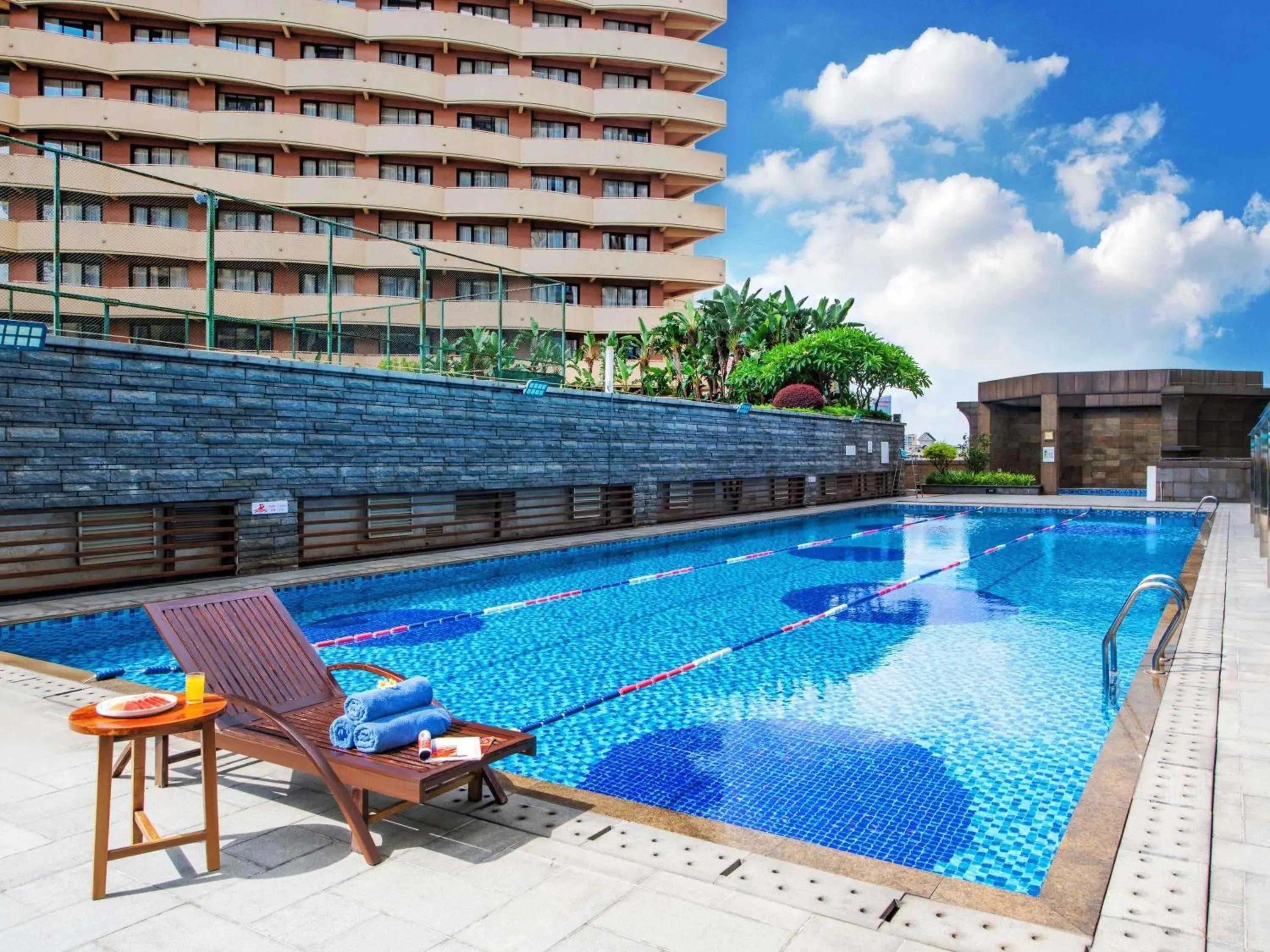 Pool view in Pullman Foshan Shunde Pool view in Pullman Foshan Shunde