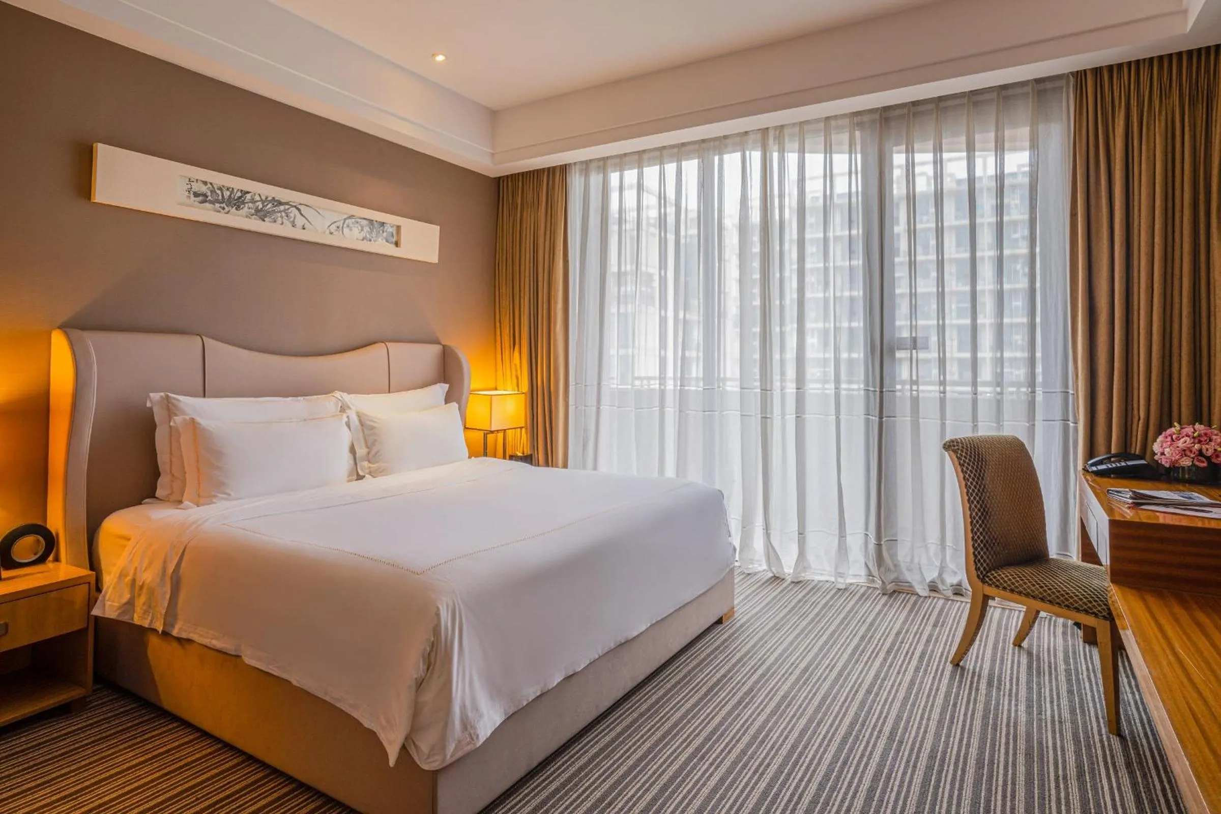 Photo of the whole room, Bed in Pullman Foshan Shunde