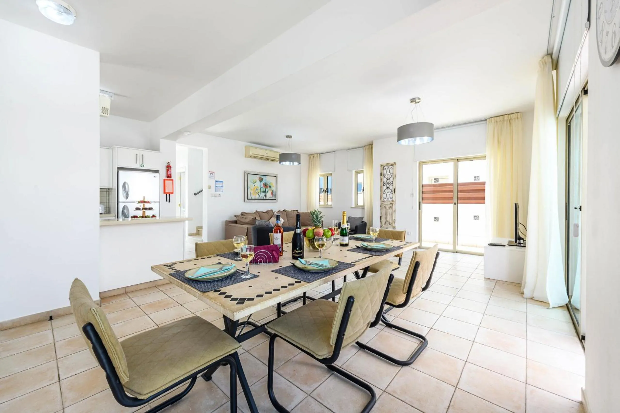 Dining area in Sunrise Bay Villa #5