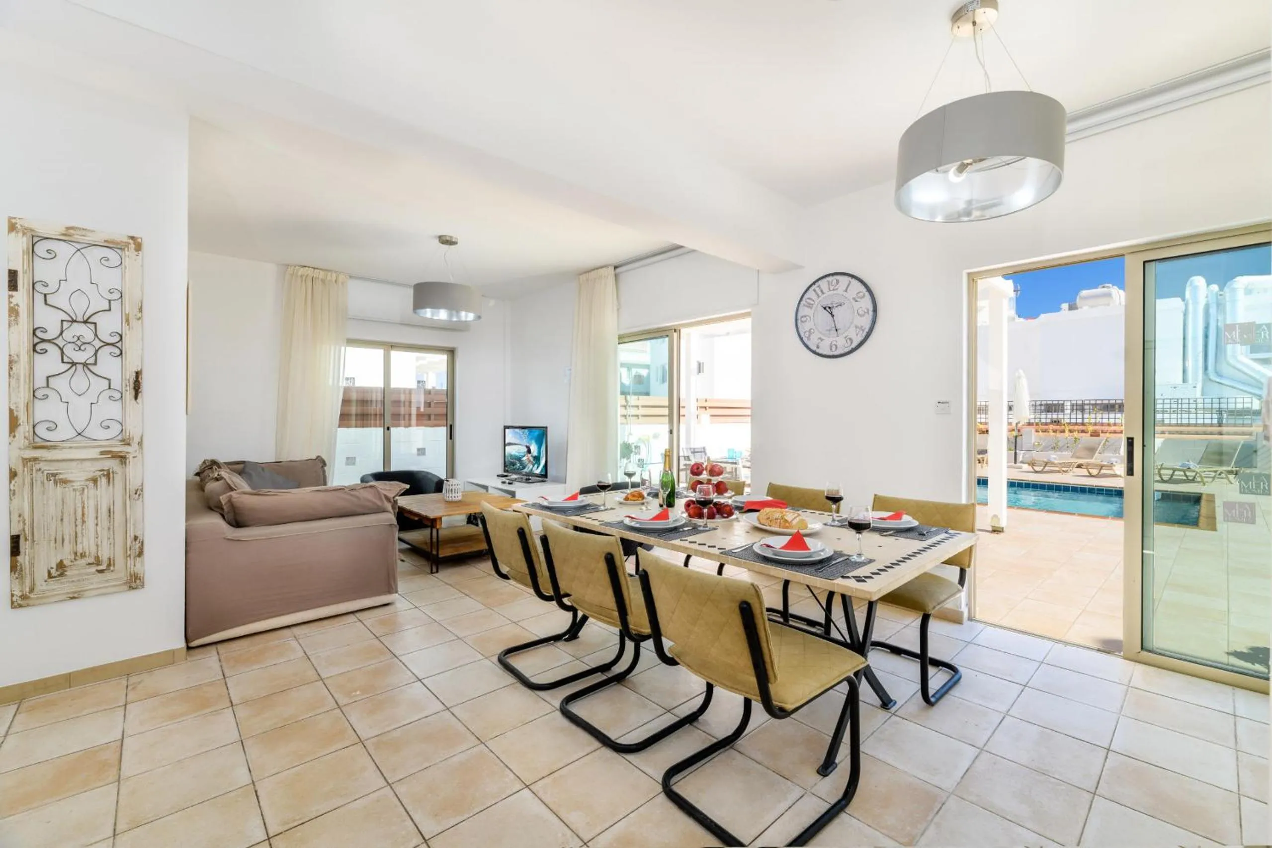 Dining area in Sunrise Bay Villa #5