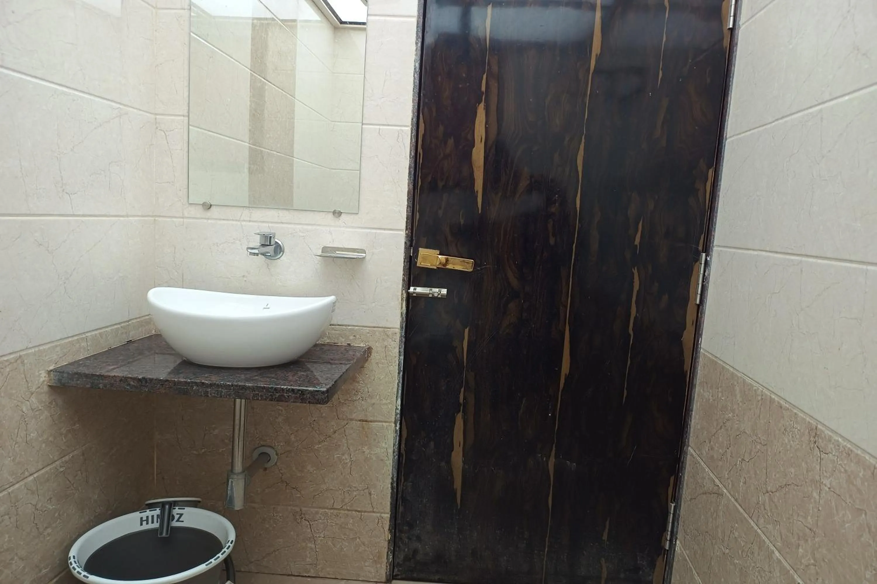 Bathroom in Hotel Apratim Lodging & Boarding