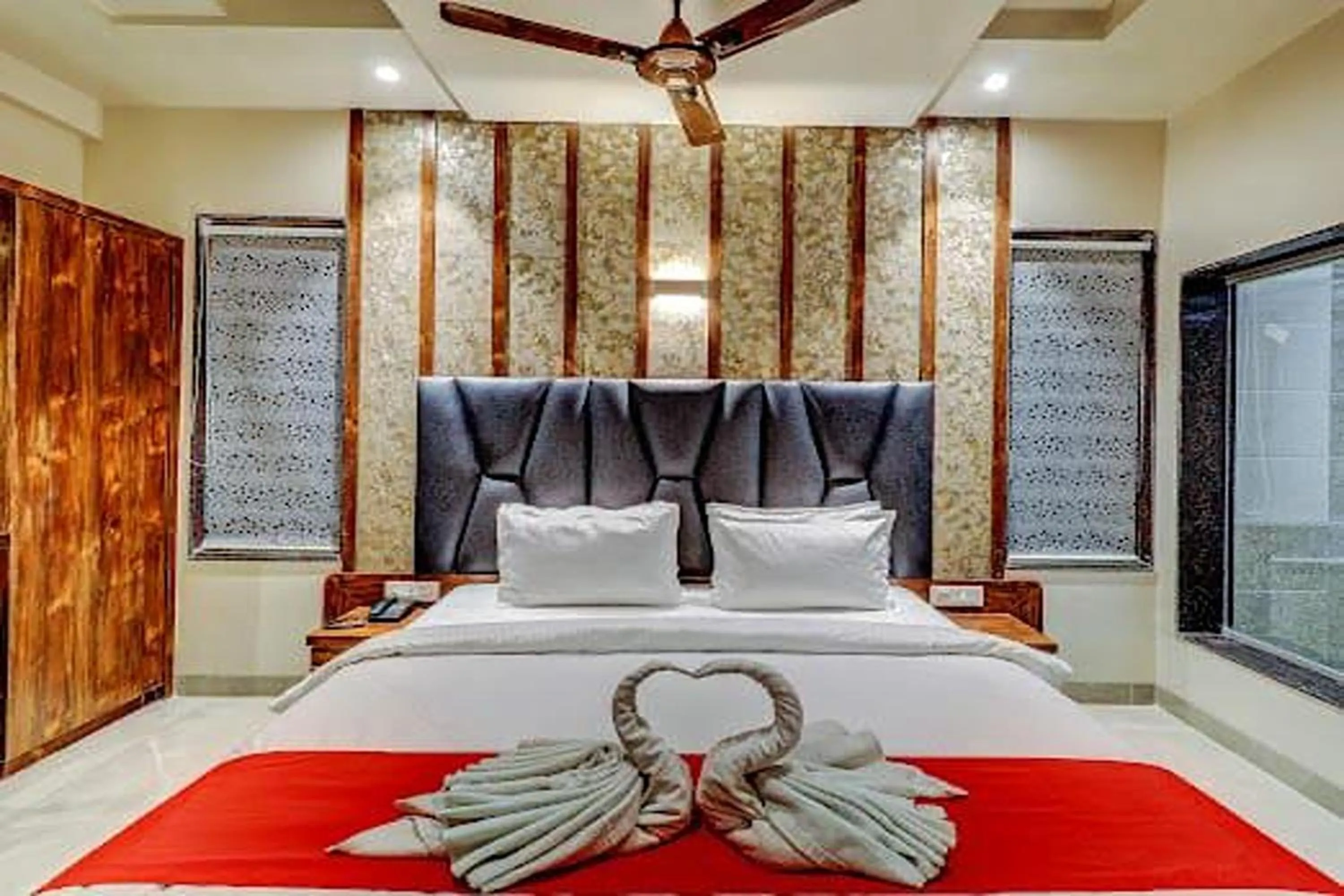 Bed in Hotel Apratim Lodging & Boarding