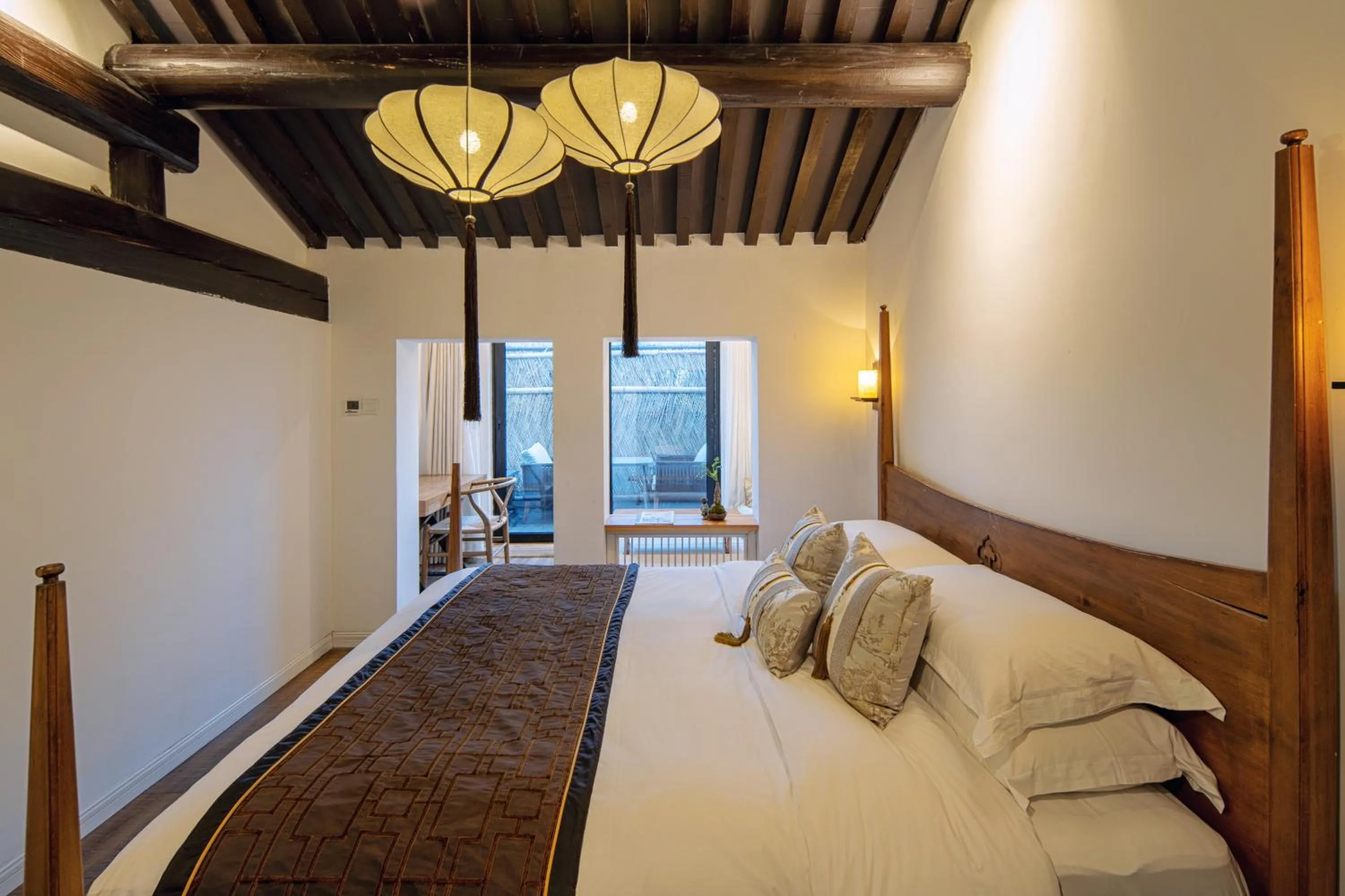 Bed in Beijing Le Zai Nan Luo Gu Xiang Wang Fu Jing Forbidden City Courtyard Hotel&Free laundry service&Free coffee &Paid Dumpling experience service