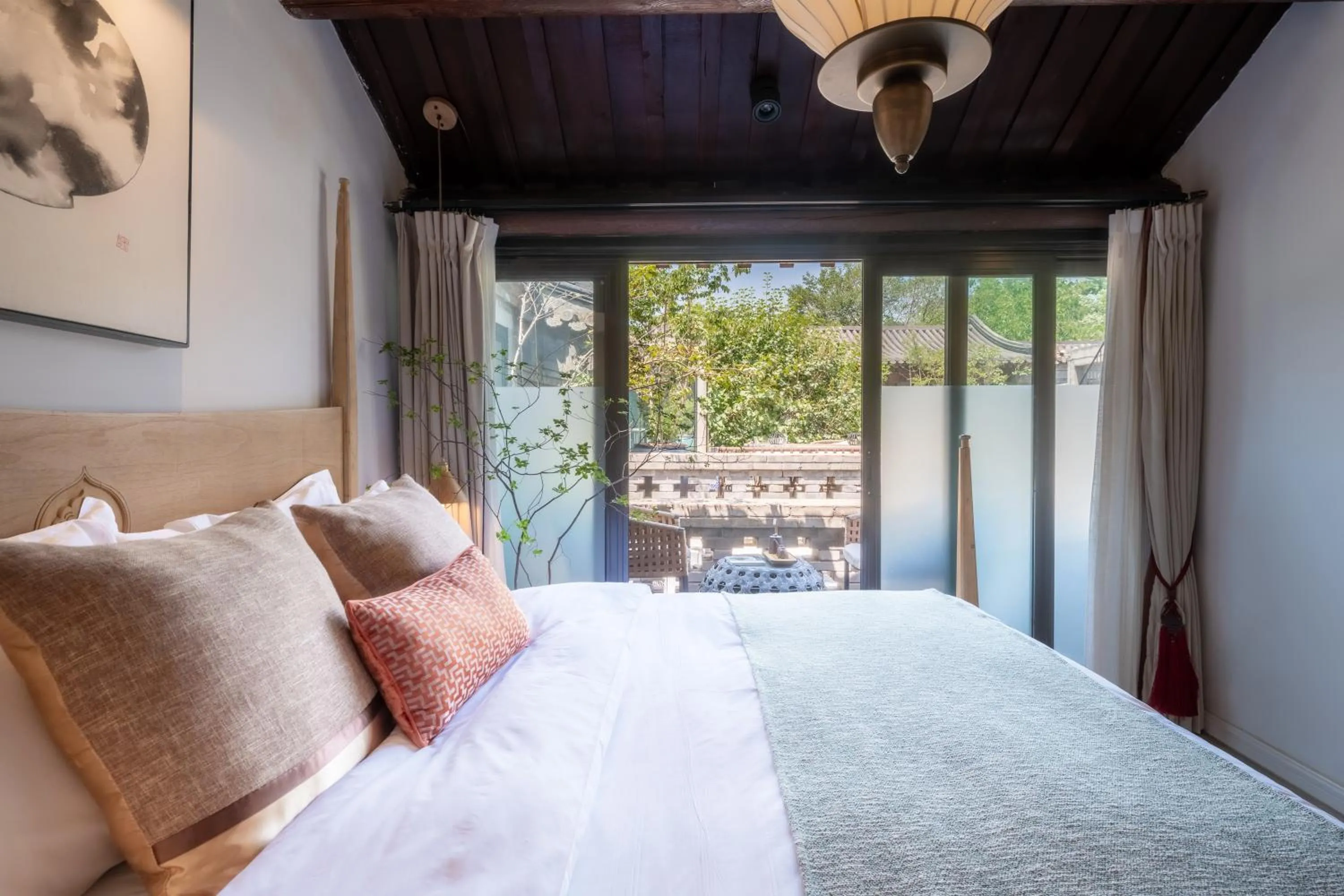 Bed in Beijing Le Zai Nan Luo Gu Xiang Wang Fu Jing Forbidden City Courtyard Hotel&Free laundry service&Free coffee &Paid Dumpling experience service