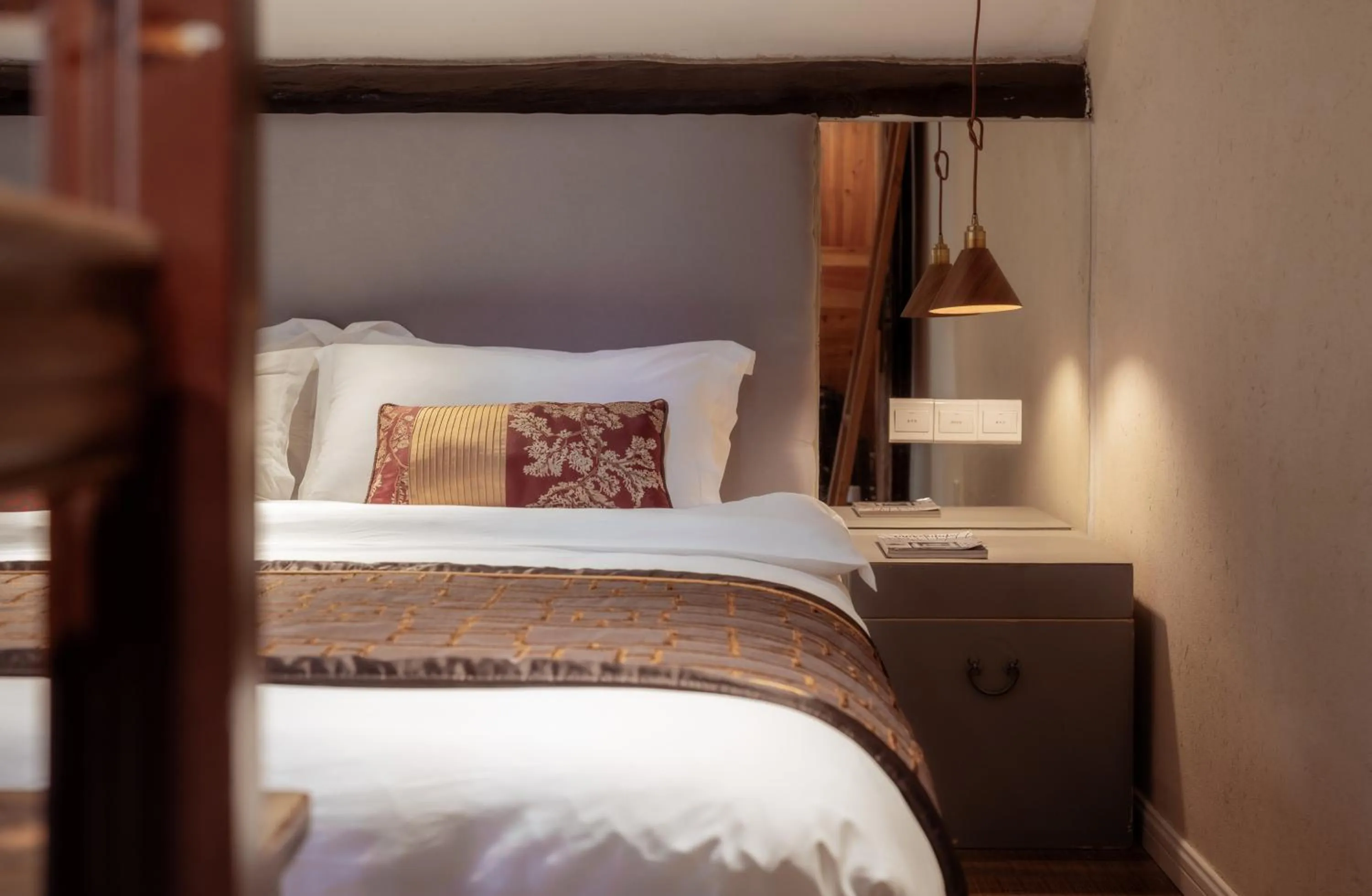 Bed in Beijing Le Zai Nan Luo Gu Xiang Wang Fu Jing Forbidden City Courtyard Hotel&Free laundry service&Free coffee &Paid Dumpling experience service