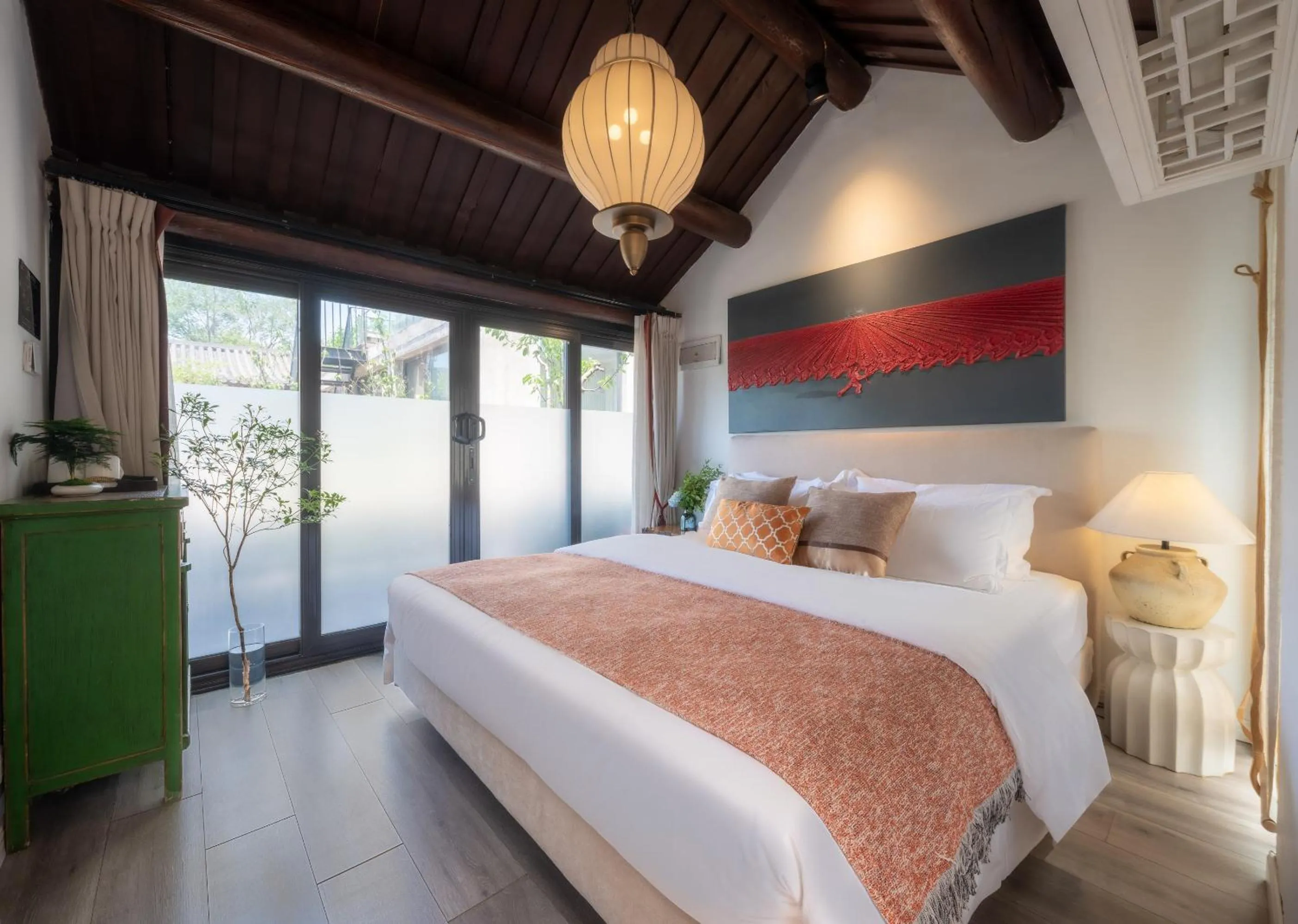 Bed in Beijing Le Zai Nan Luo Gu Xiang Wang Fu Jing Forbidden City Courtyard Hotel&Free laundry service&Free coffee &Paid Dumpling experience service