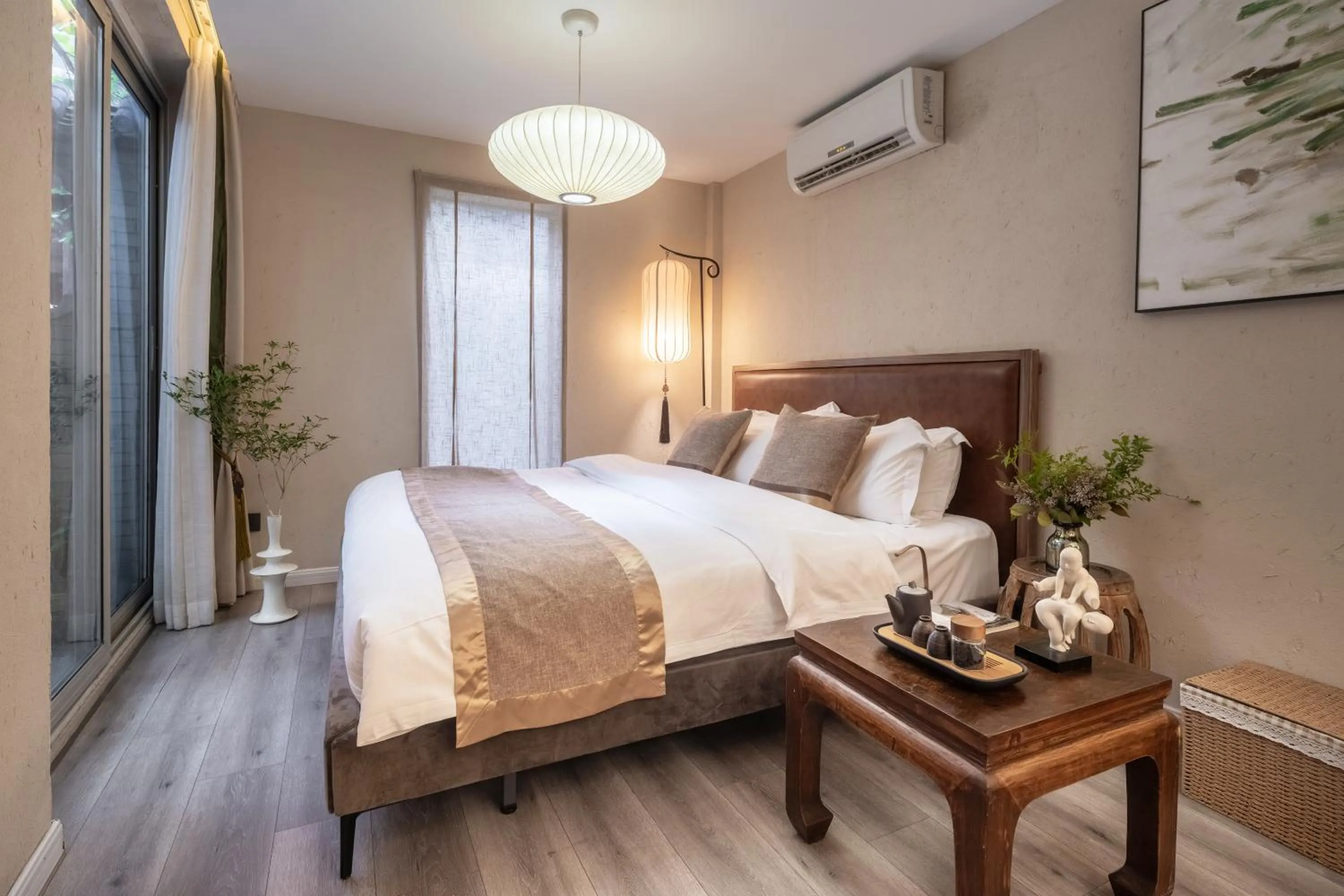 Bed in Beijing Le Zai Nan Luo Gu Xiang Wang Fu Jing Forbidden City Courtyard Hotel&Free laundry service&Free coffee &Paid Dumpling experience service