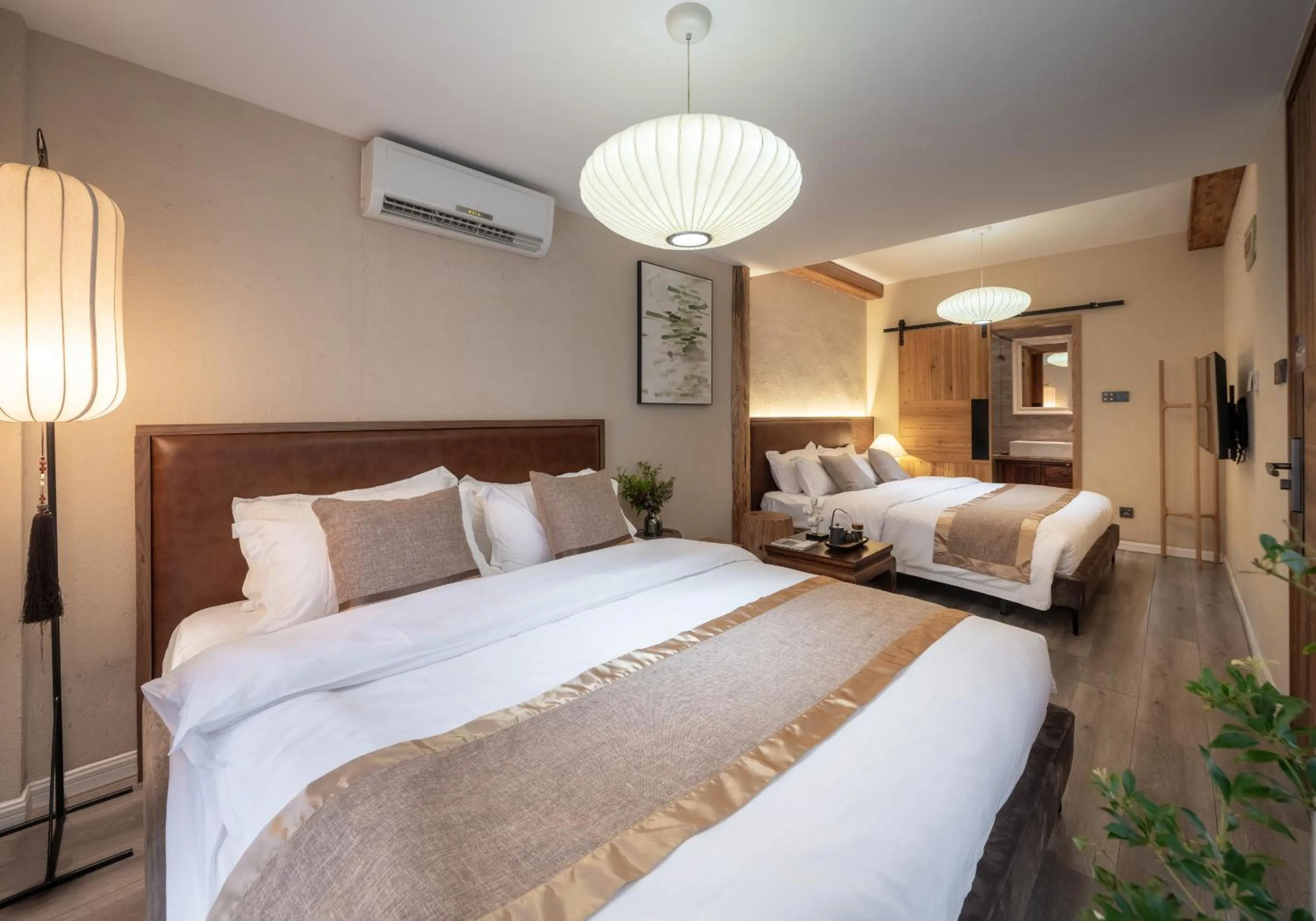 Bed in Beijing Le Zai Nan Luo Gu Xiang Wang Fu Jing Forbidden City Courtyard Hotel&Free laundry service&Free coffee &Paid Dumpling experience service