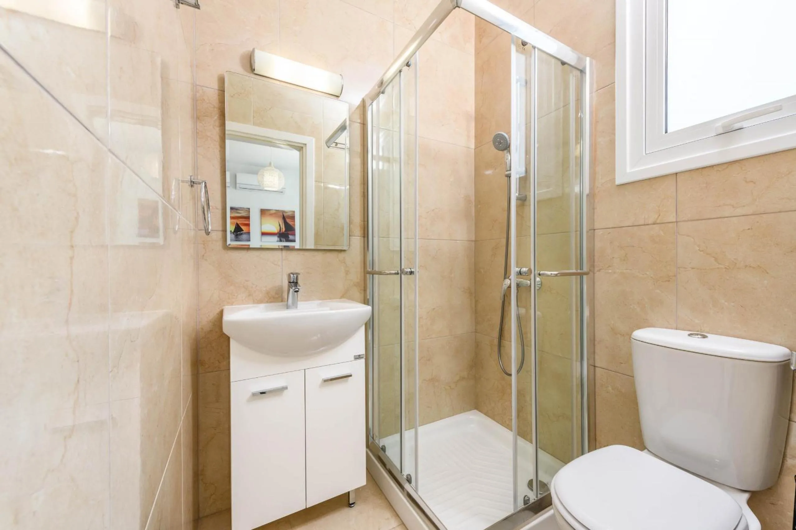 Bathroom in Green Bay Villa #16