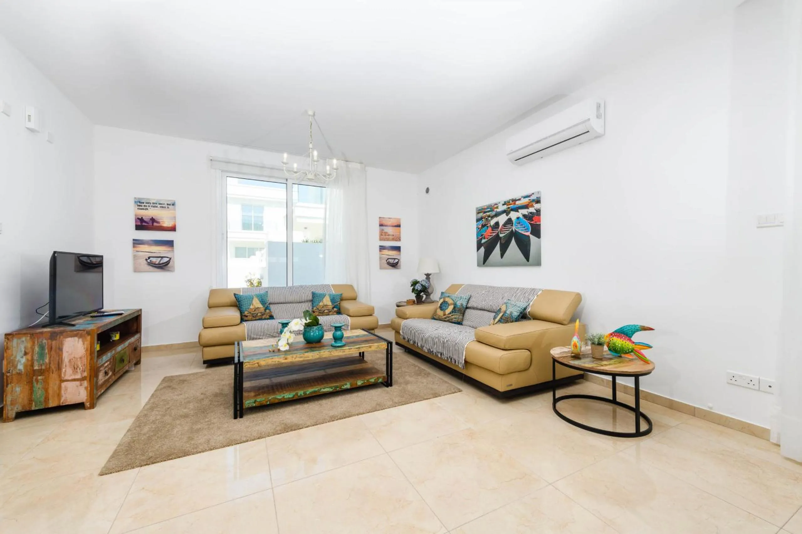 Communal lounge/ TV room in Green Bay Villa #16