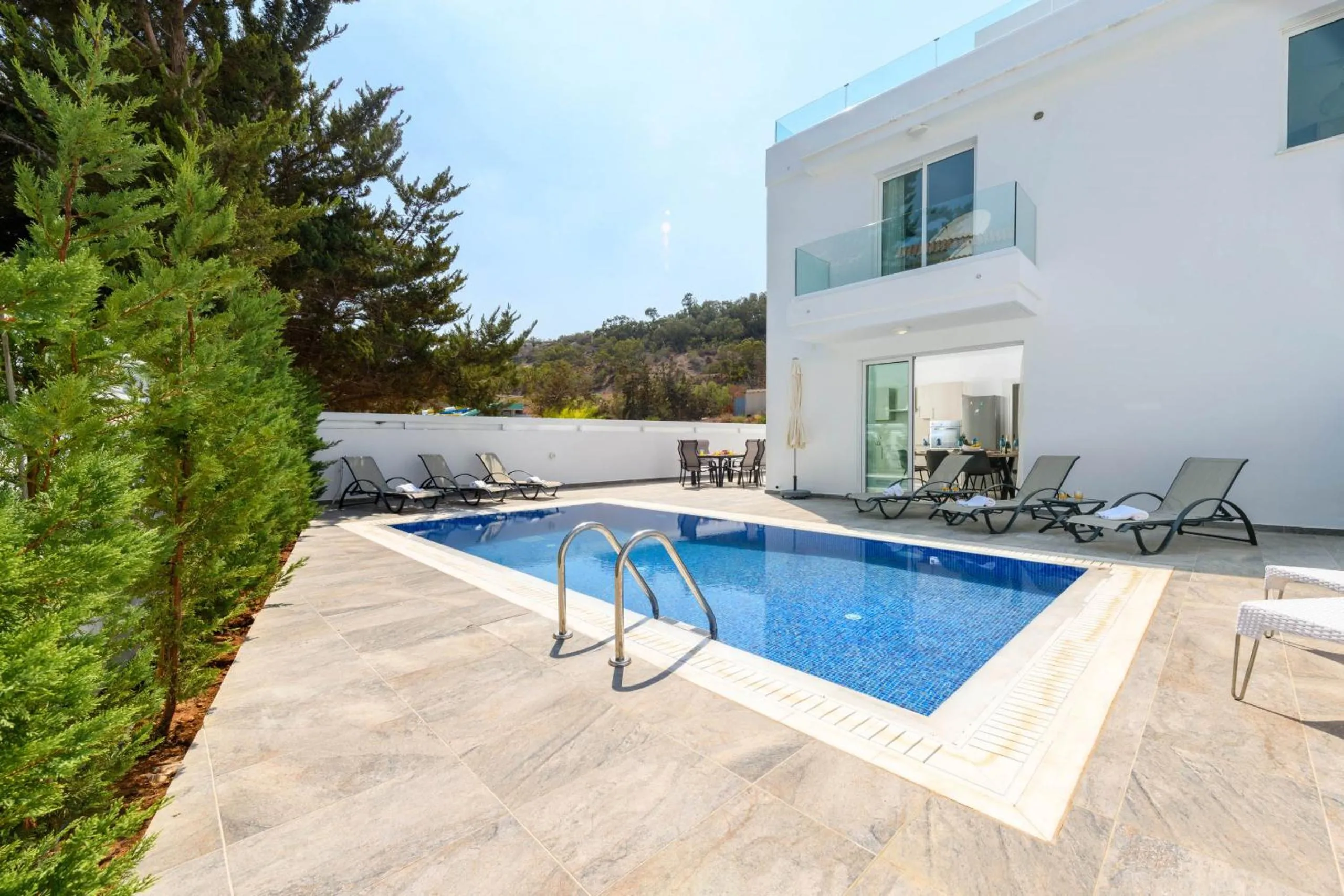 Swimming pool in Green Bay Villa #16
