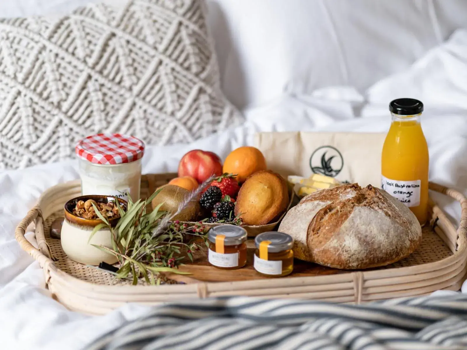 Breakfast in Bay and Bush Jervis Bay - Nature Retreat Breakfast in Bay and Bush Jervis Bay - Nature Retreat