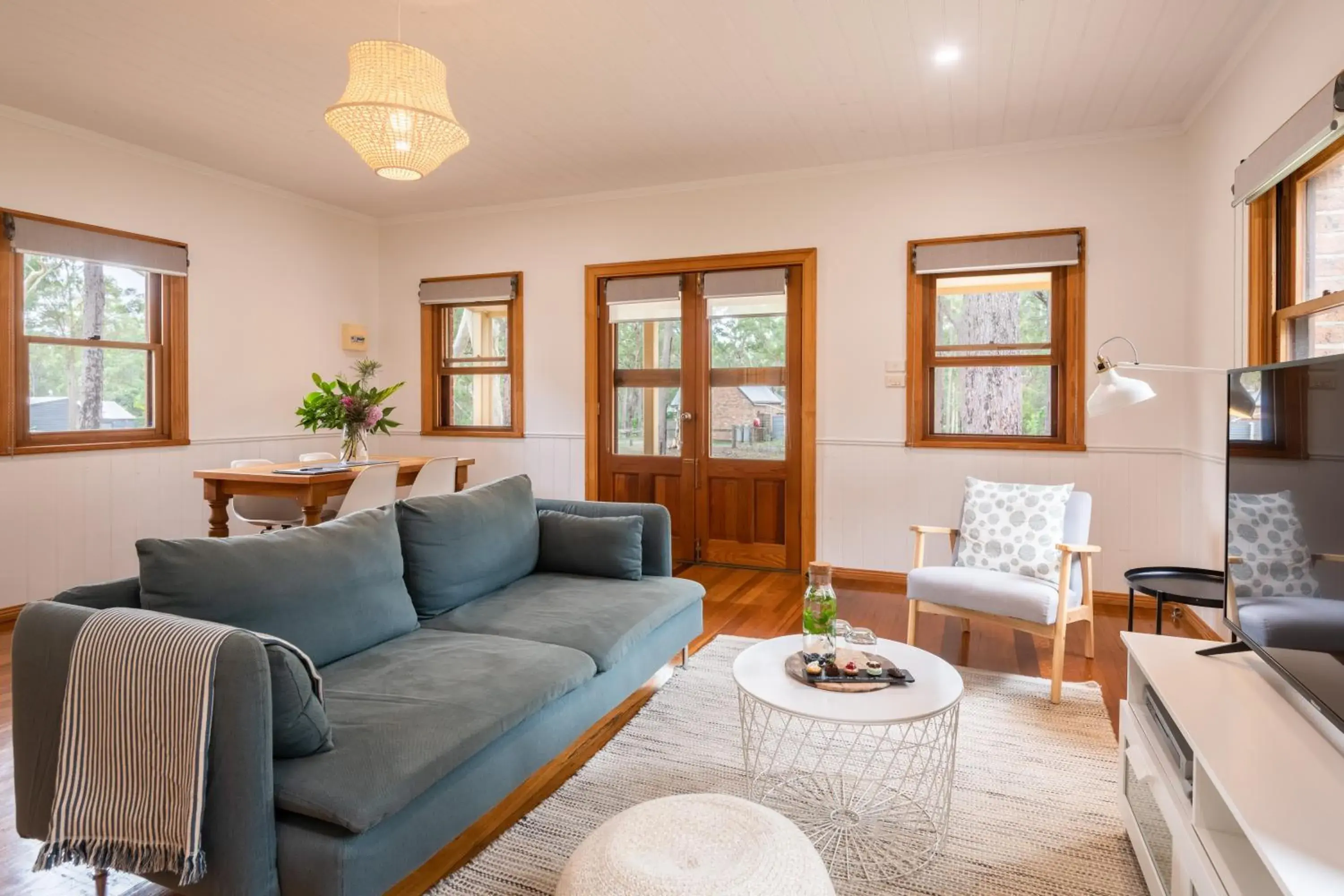 Living room in Bay and Bush Jervis Bay - Nature Retreat Living room in Bay and Bush Jervis Bay - Nature Retreat