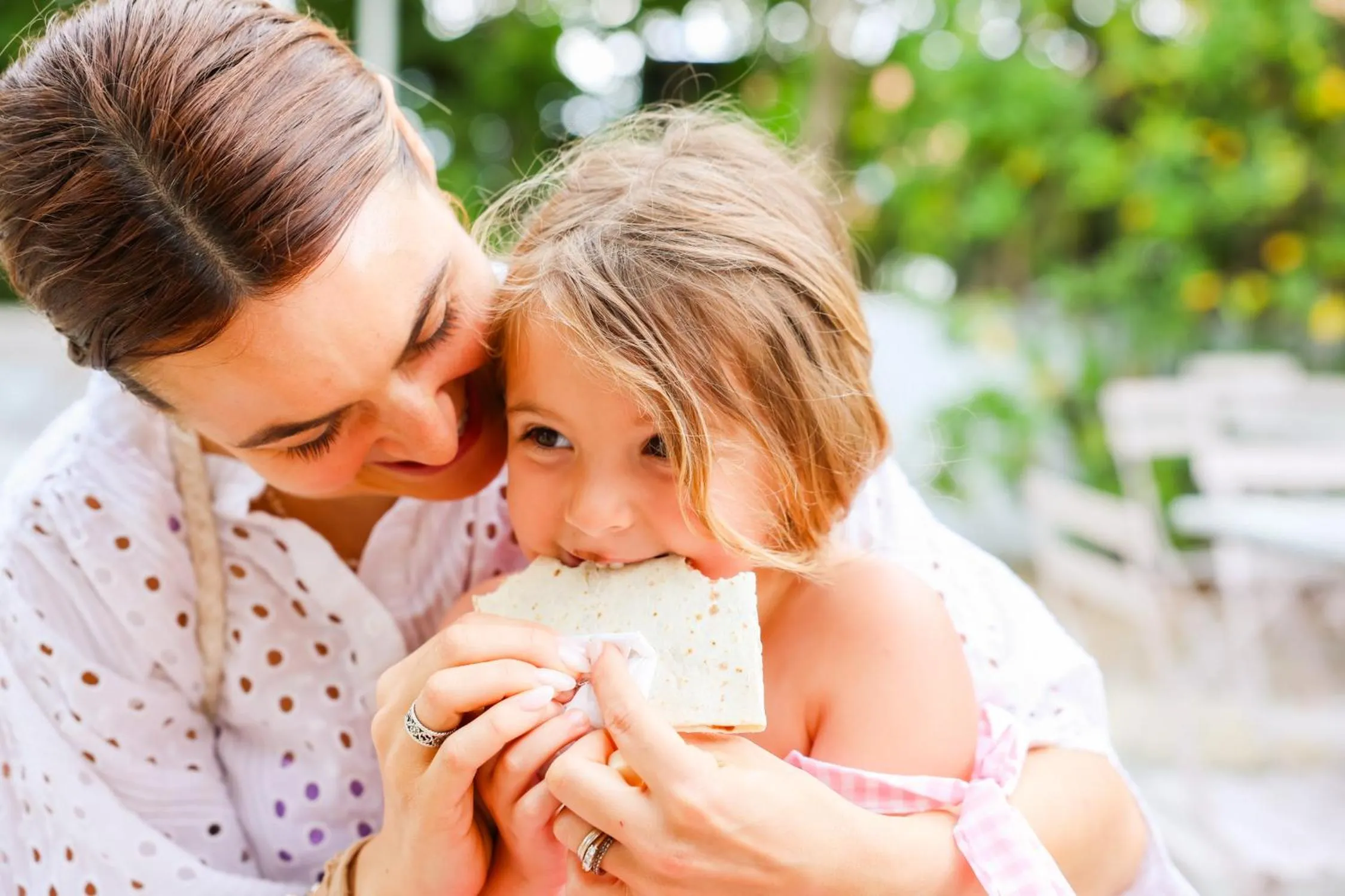 Restaurant/places to eat in Color Alexandra Plaza Family Hotel