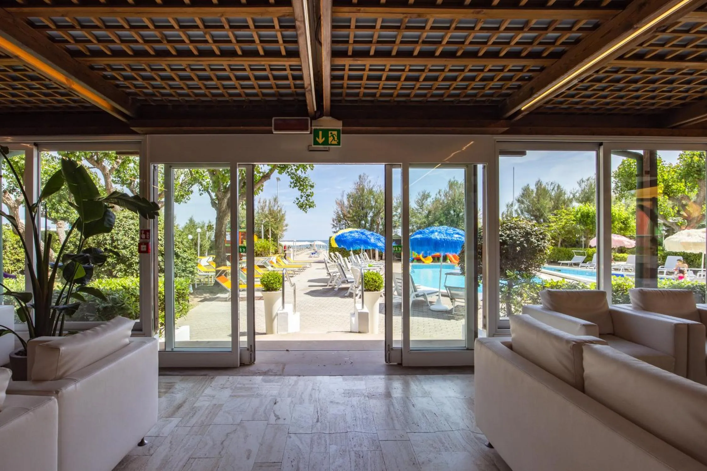 Lobby or reception in Color Alexandra Plaza Family Hotel