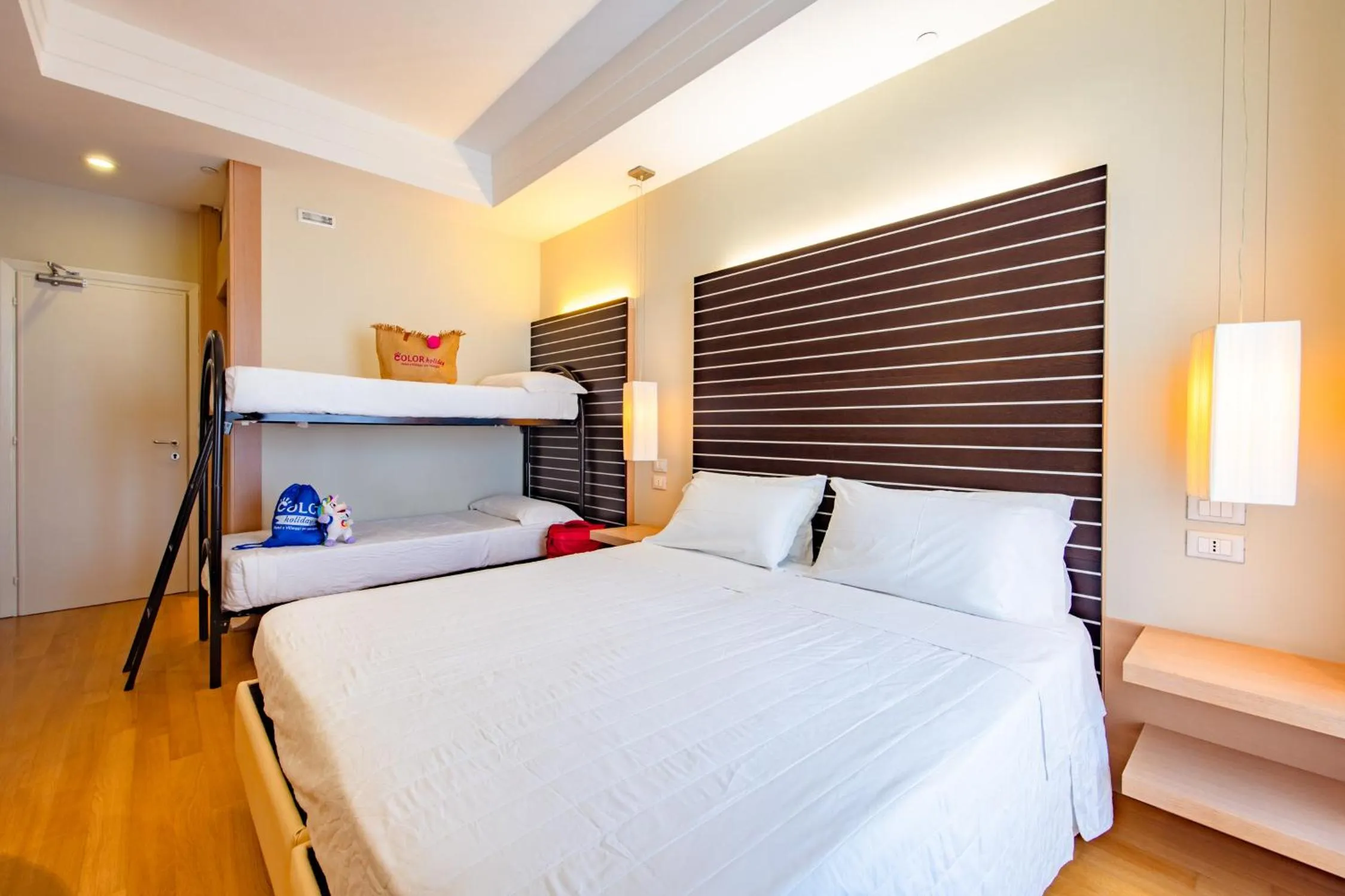 Bedroom in Color Alexandra Plaza Family Hotel