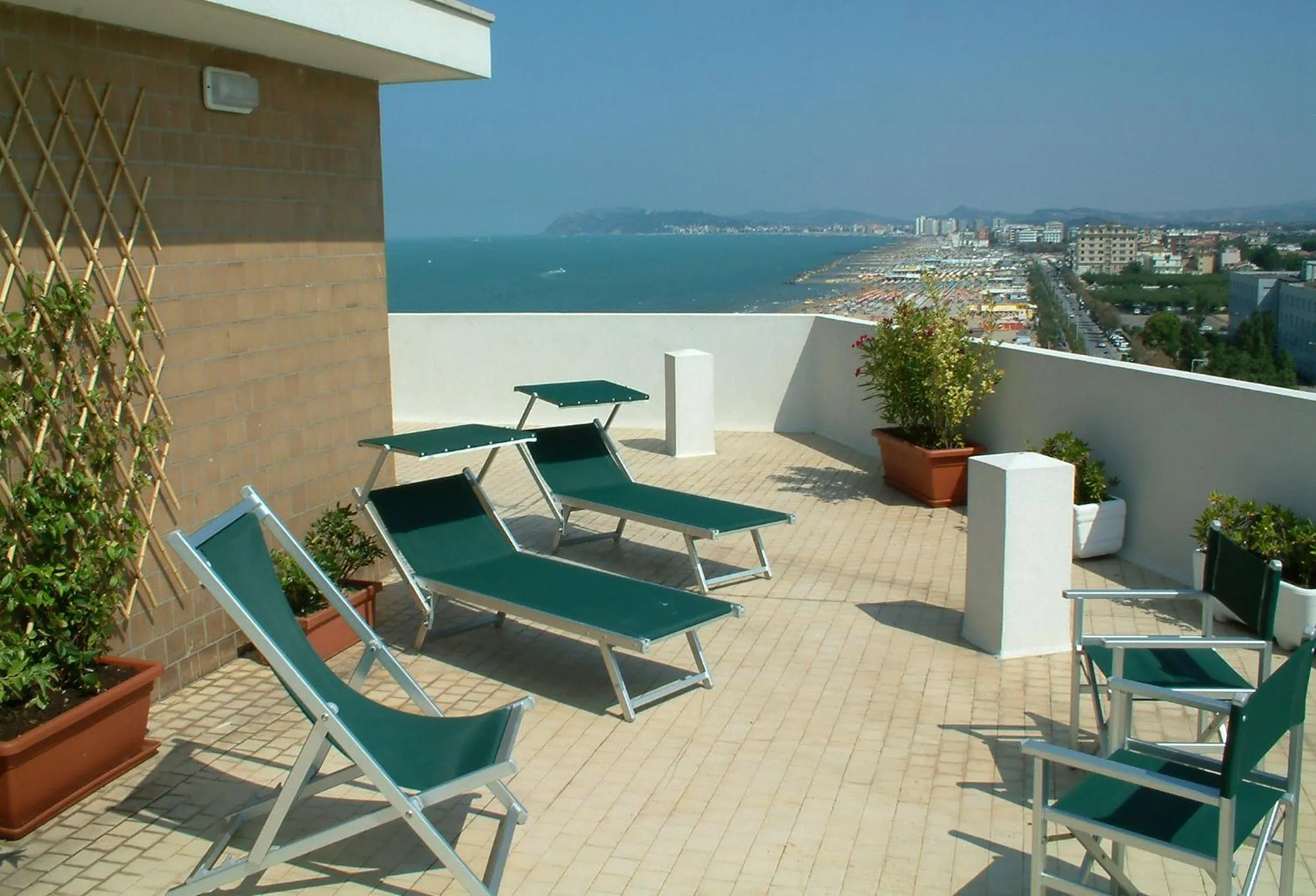 Color Alexandra Plaza Family Hotel