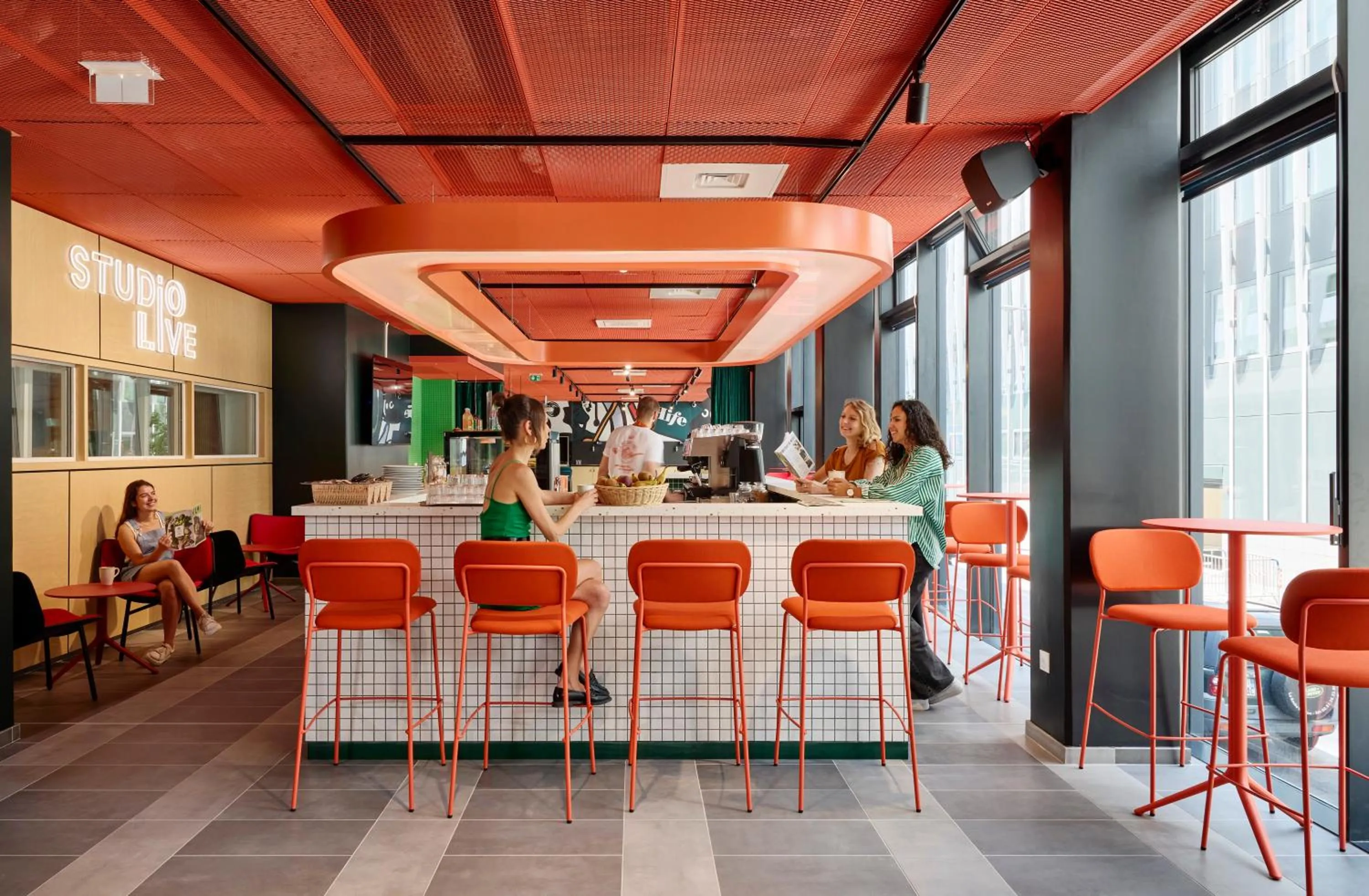 Restaurant/places to eat in Hife Paris Issy Porte de Versailles