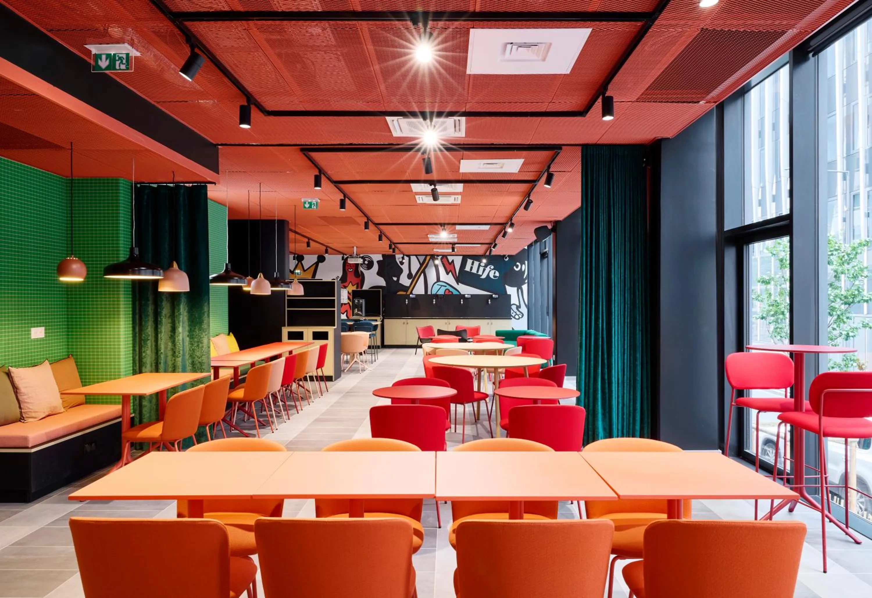 Restaurant/places to eat in Hife Paris Issy Porte de Versailles