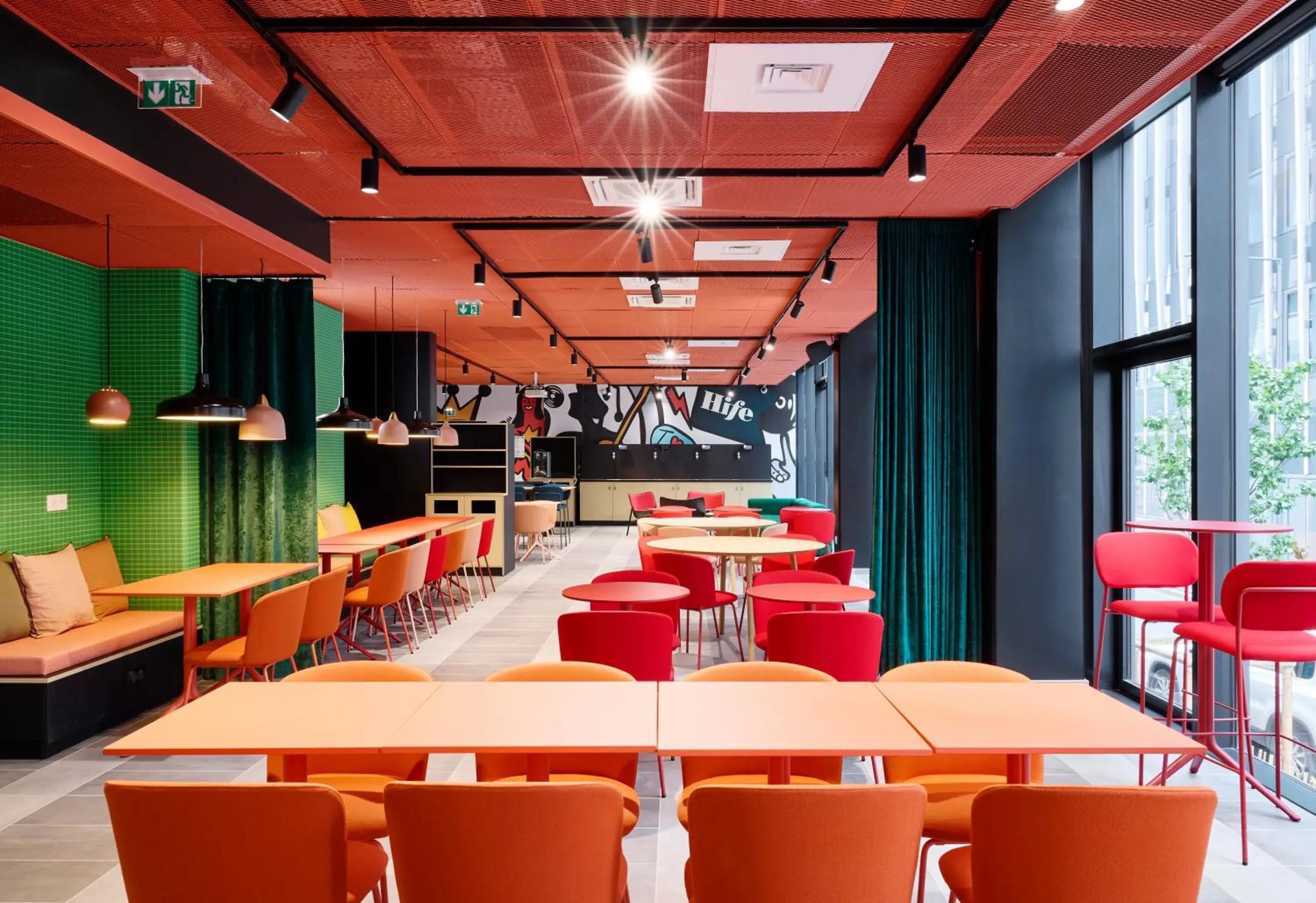 Restaurant/places to eat in Hife Paris Issy Porte de Versailles Restaurant/places to eat in Hife Paris Issy Porte de Versailles