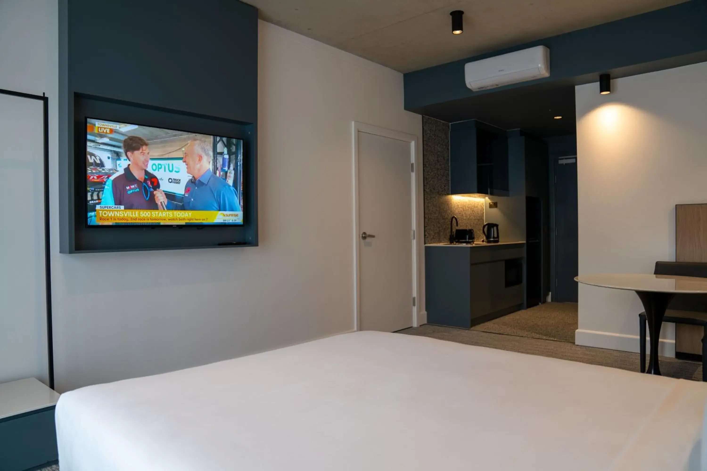 TV and multimedia, Bed in Value Suites Penrith TV and multimedia, Bed in Value Suites Penrith