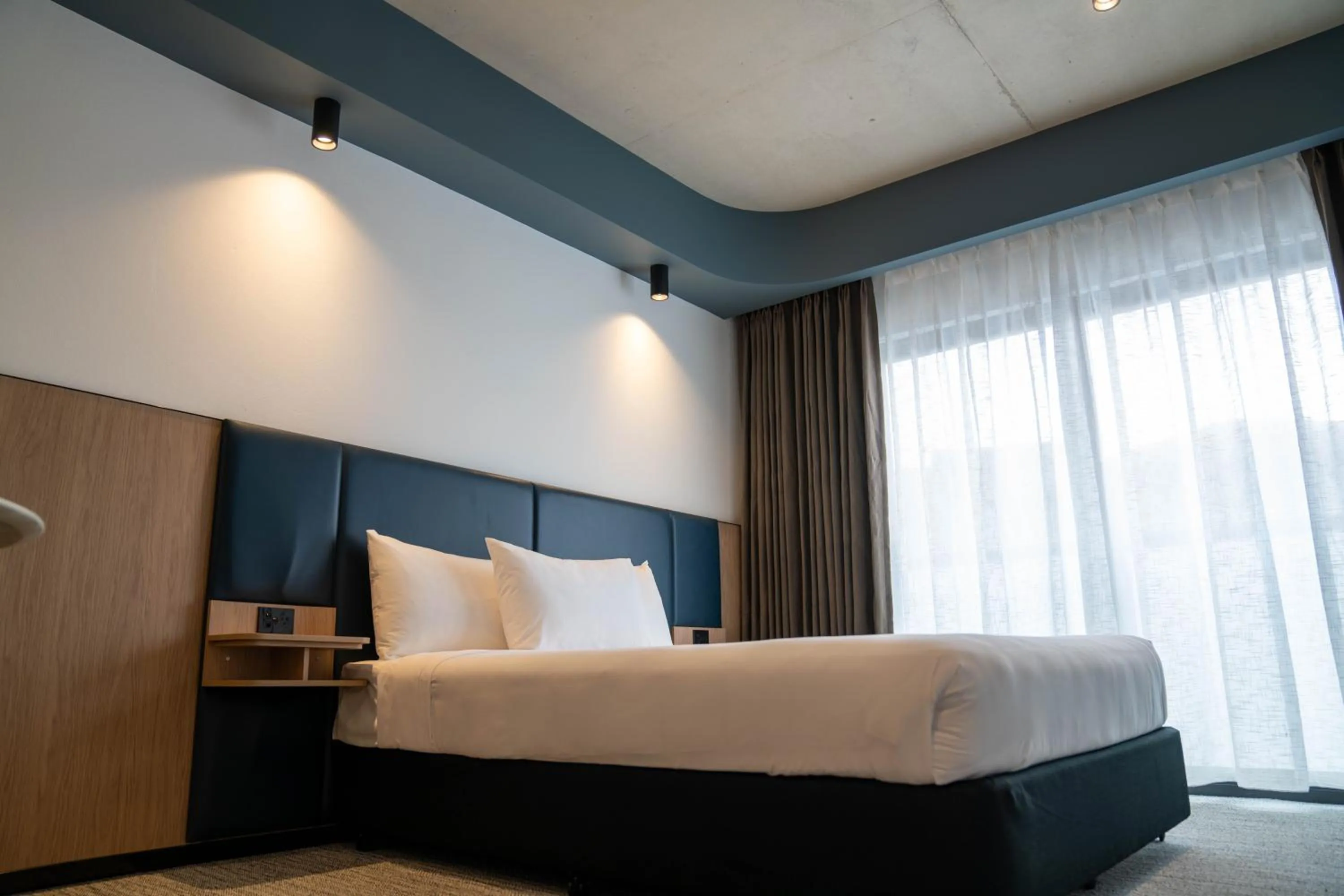 Bed in Value Suites Penrith