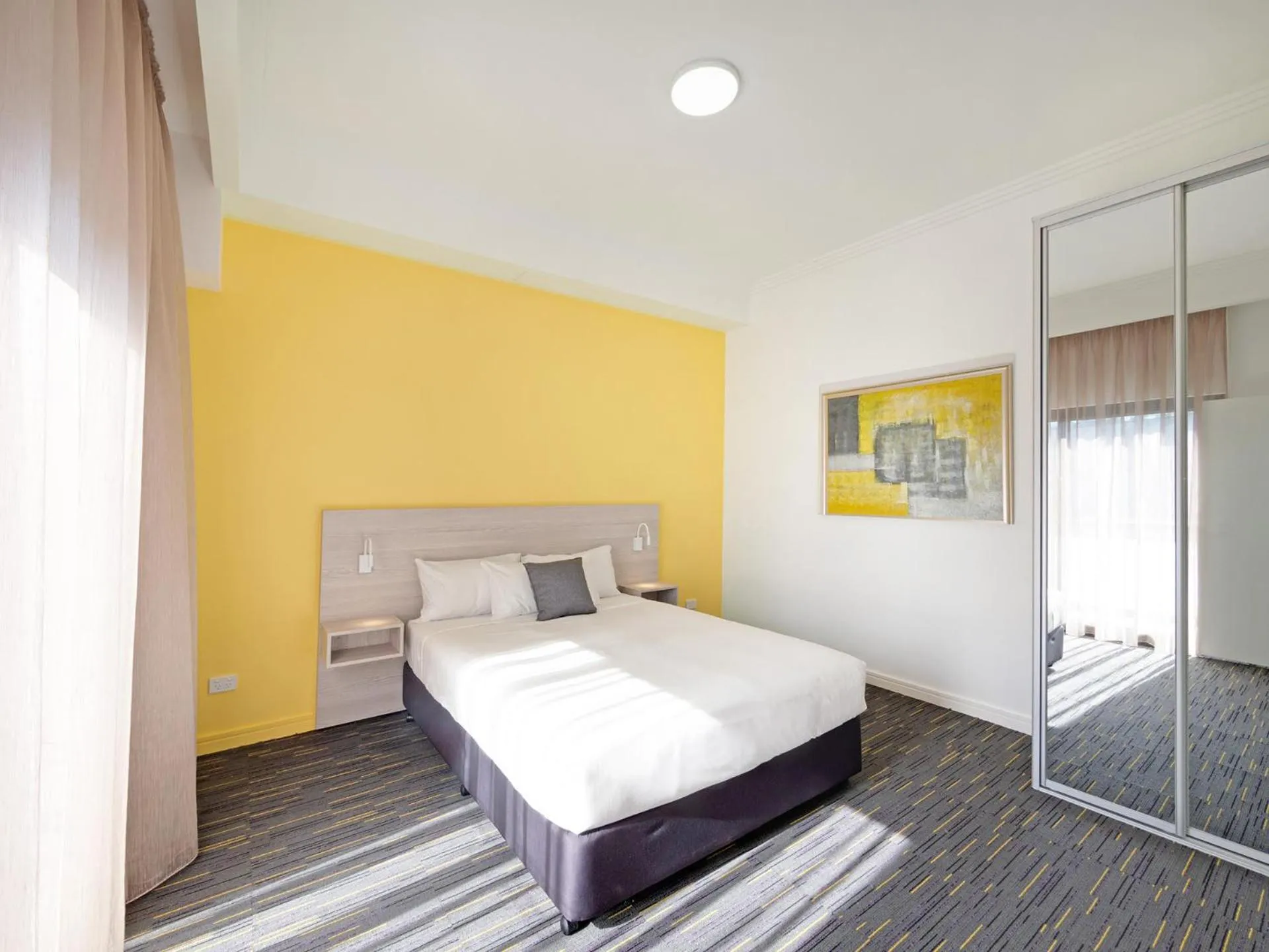 Bed in Value Suites Penrith