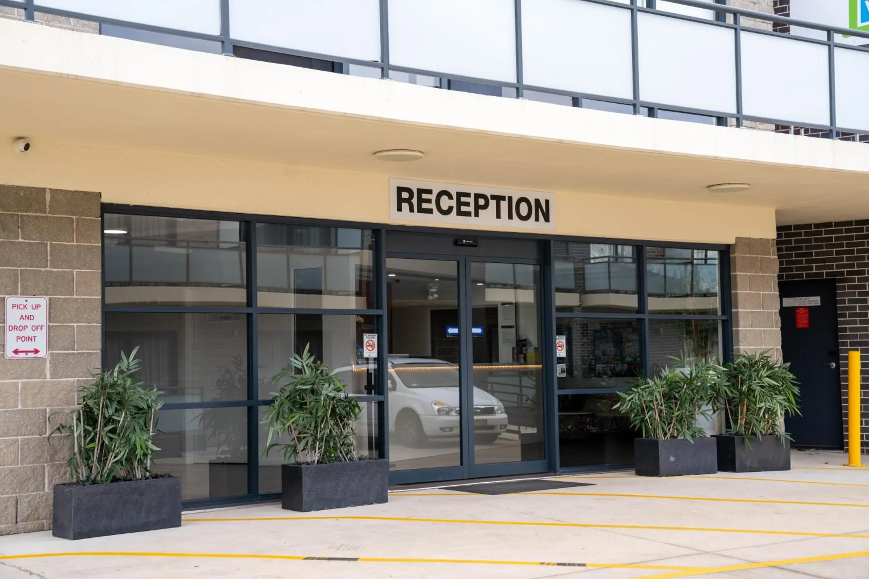 Lobby or reception in Value Suites Penrith Lobby or reception in Value Suites Penrith