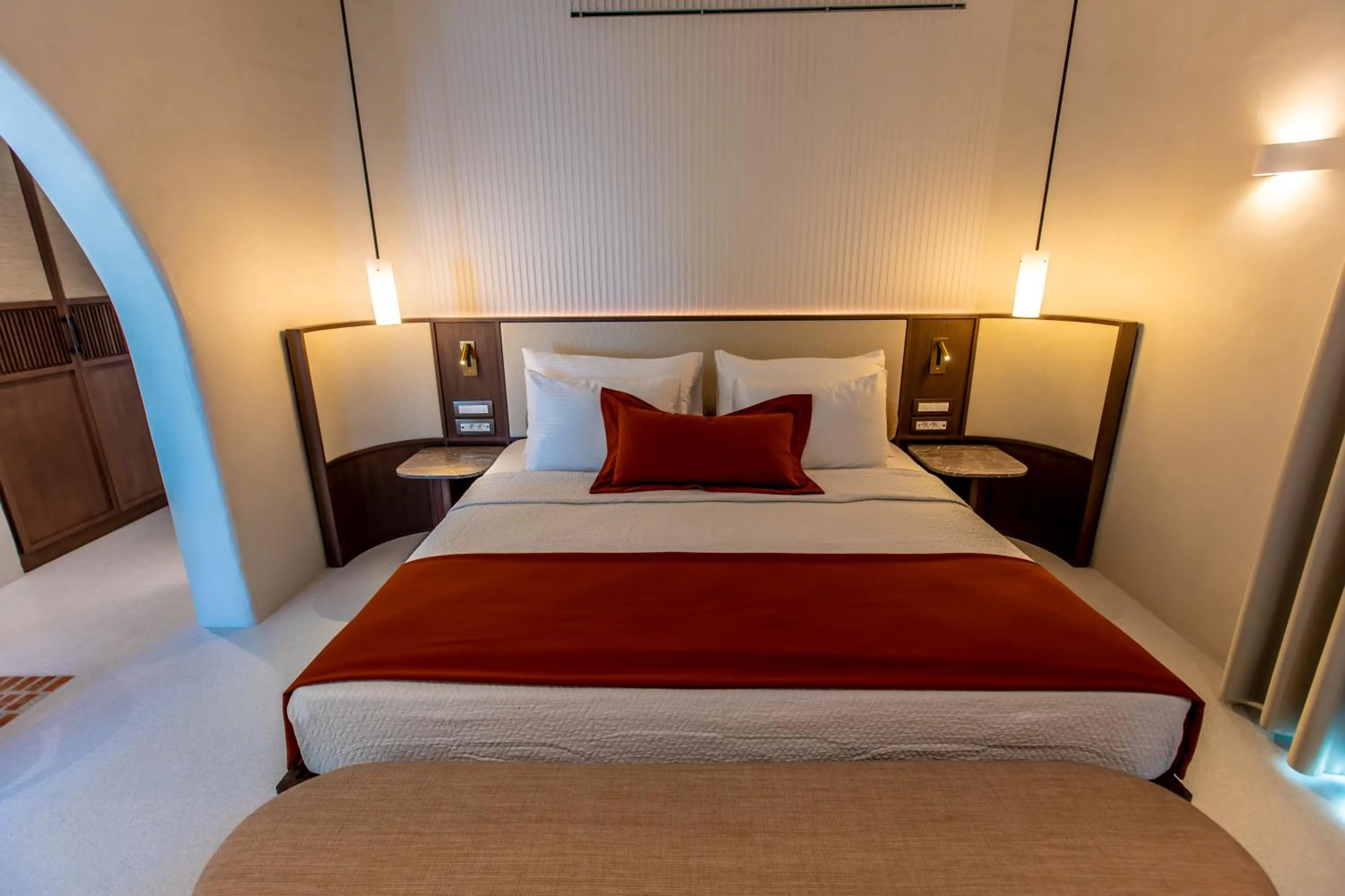 Photo of the whole room, Bed in Islet Santorini Infinity Caldera Villa