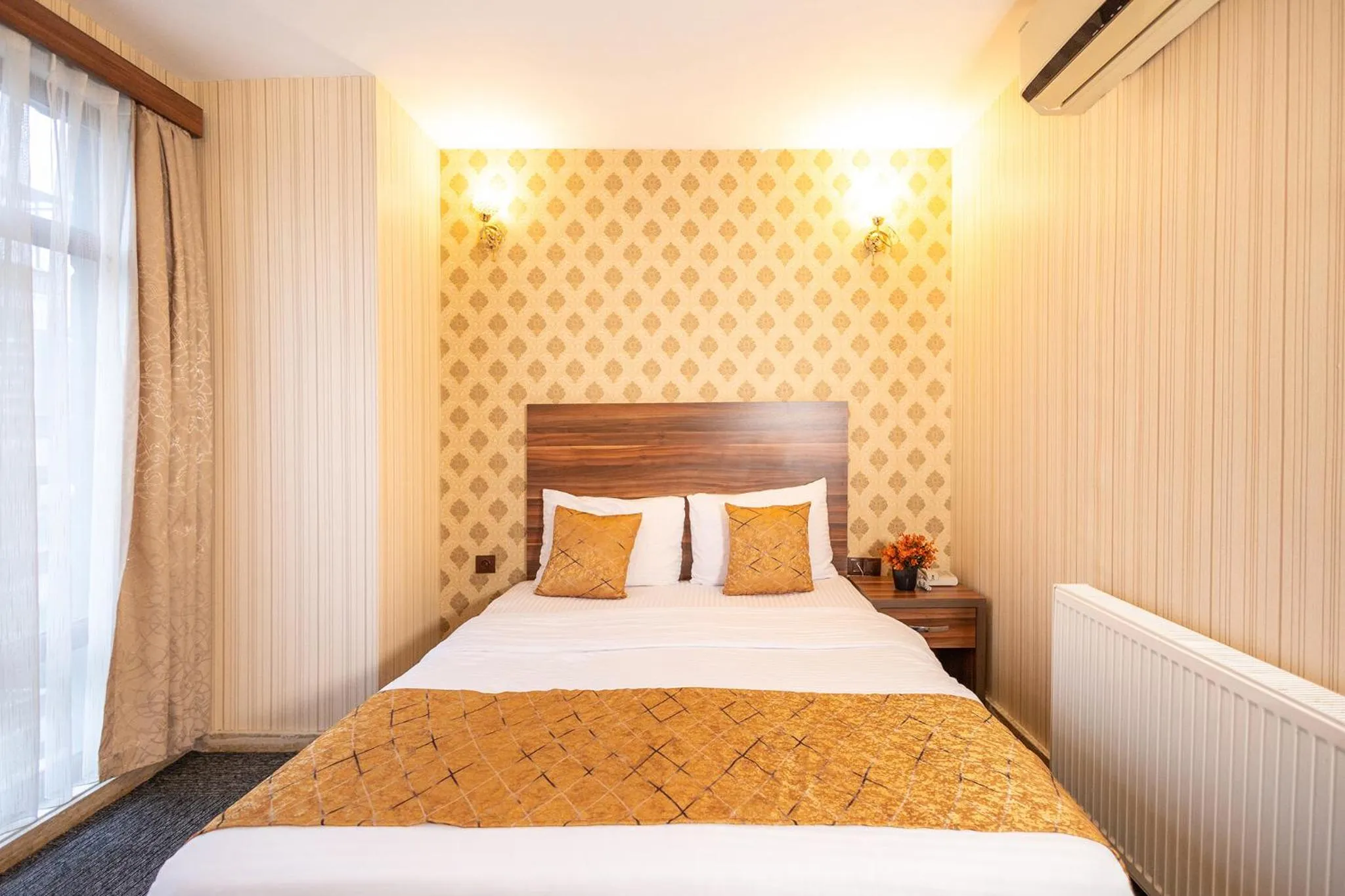 Bed in Niva Atakum Otel