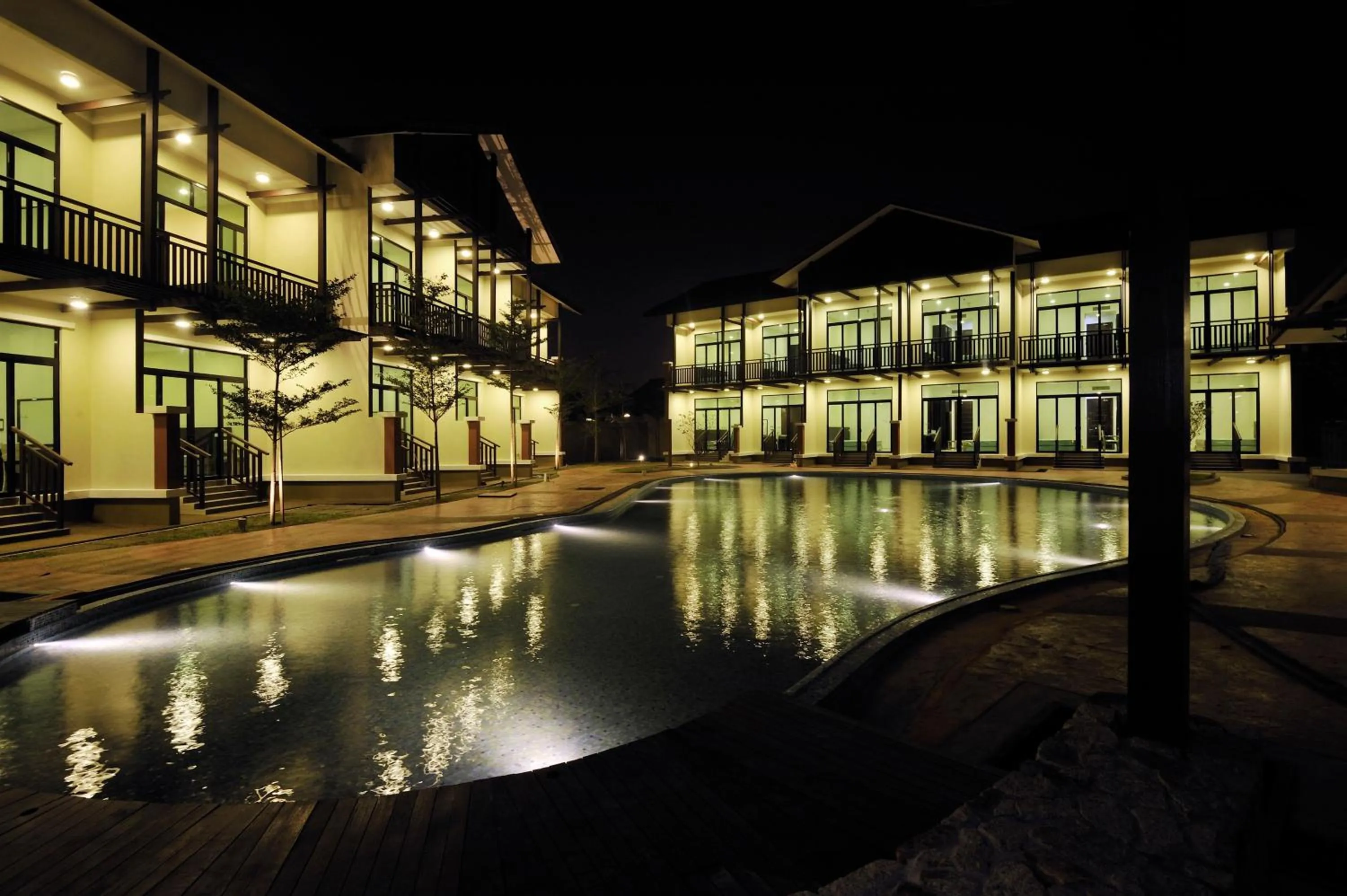 Swimming pool in Espira Kinrara