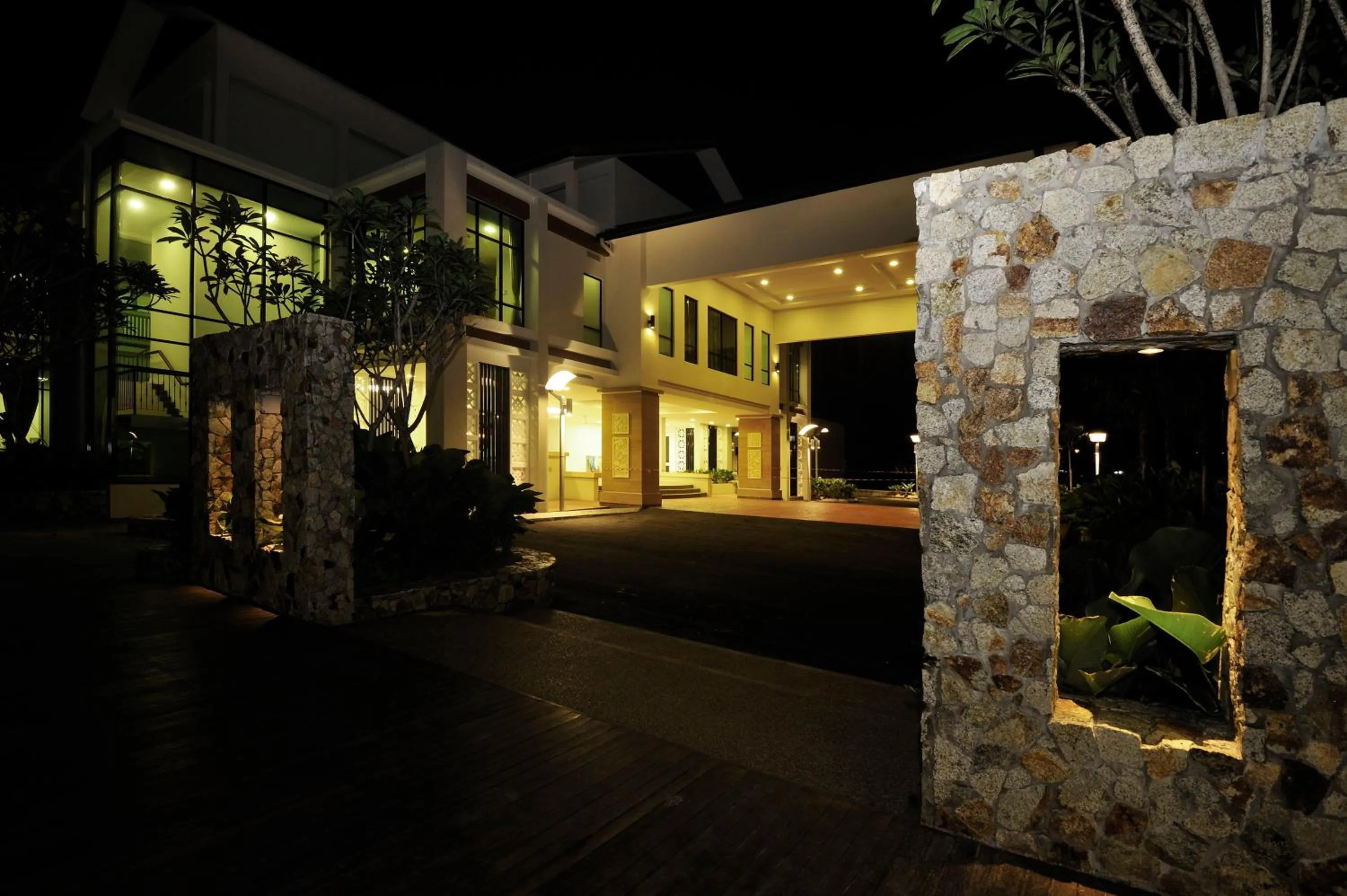 Facade/entrance in Espira Kinrara