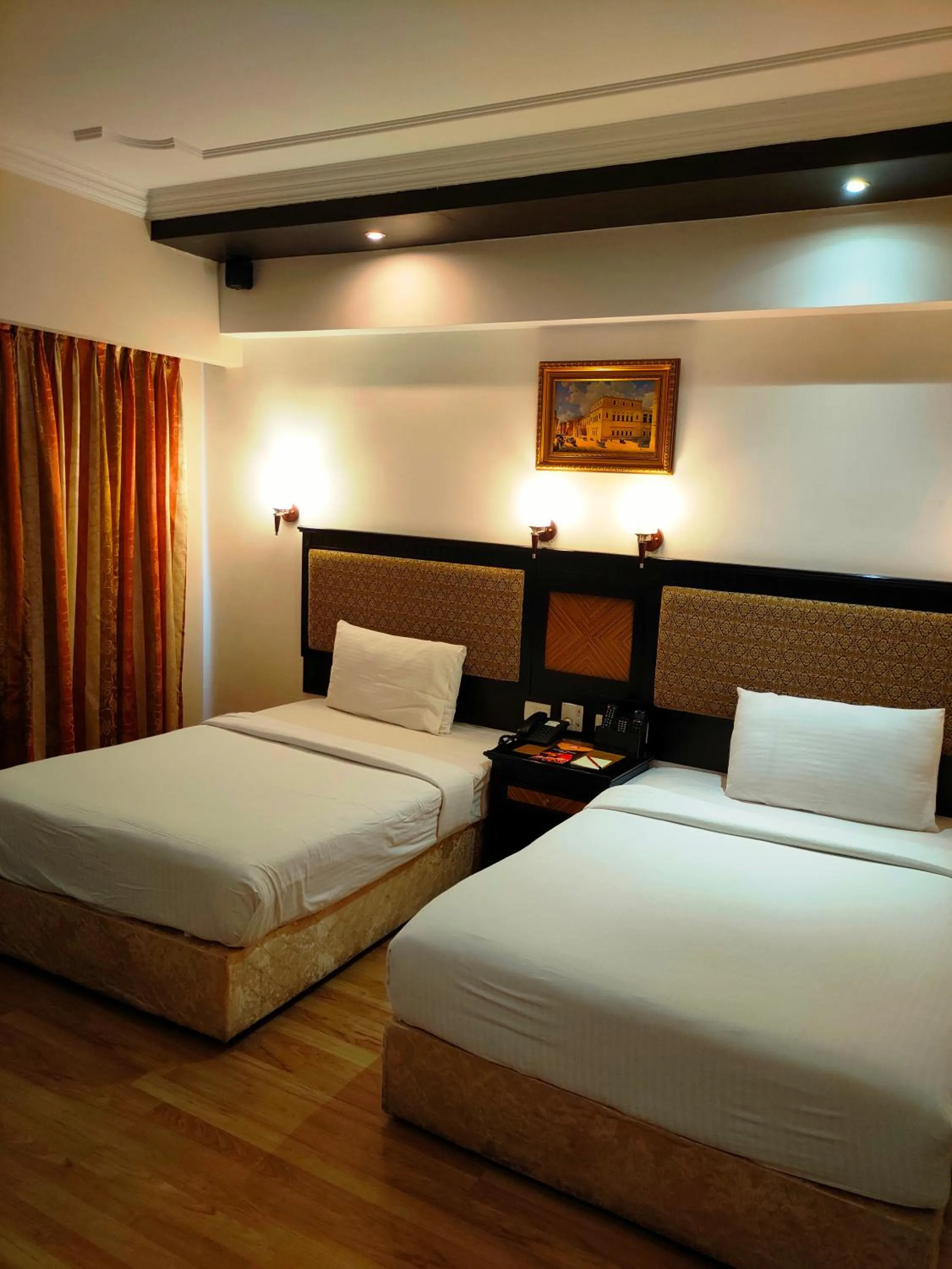 Bed in SRM Hotel Trichy