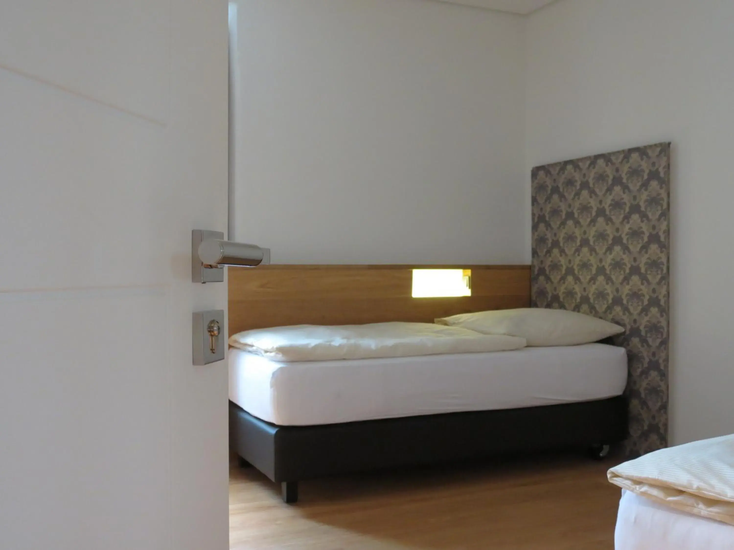 Single Room with Bathroom - single occupancy in Hotel Kloster-Gasthof Speinshart Single Room with Bathroom - single occupancy in Hotel Kloster-Gasthof Speinshart