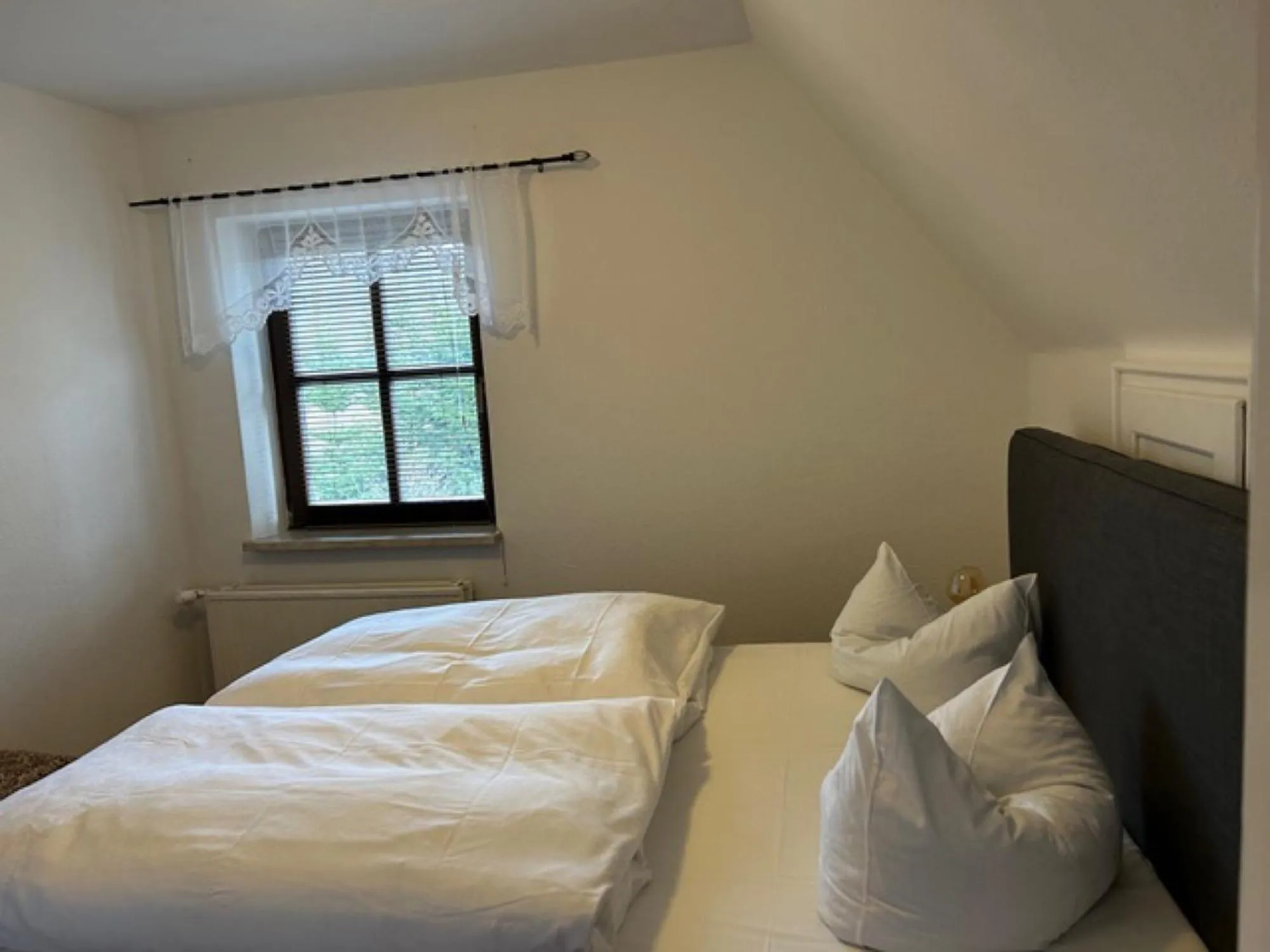 Property building, Bed in Ferienhaus Waldeck