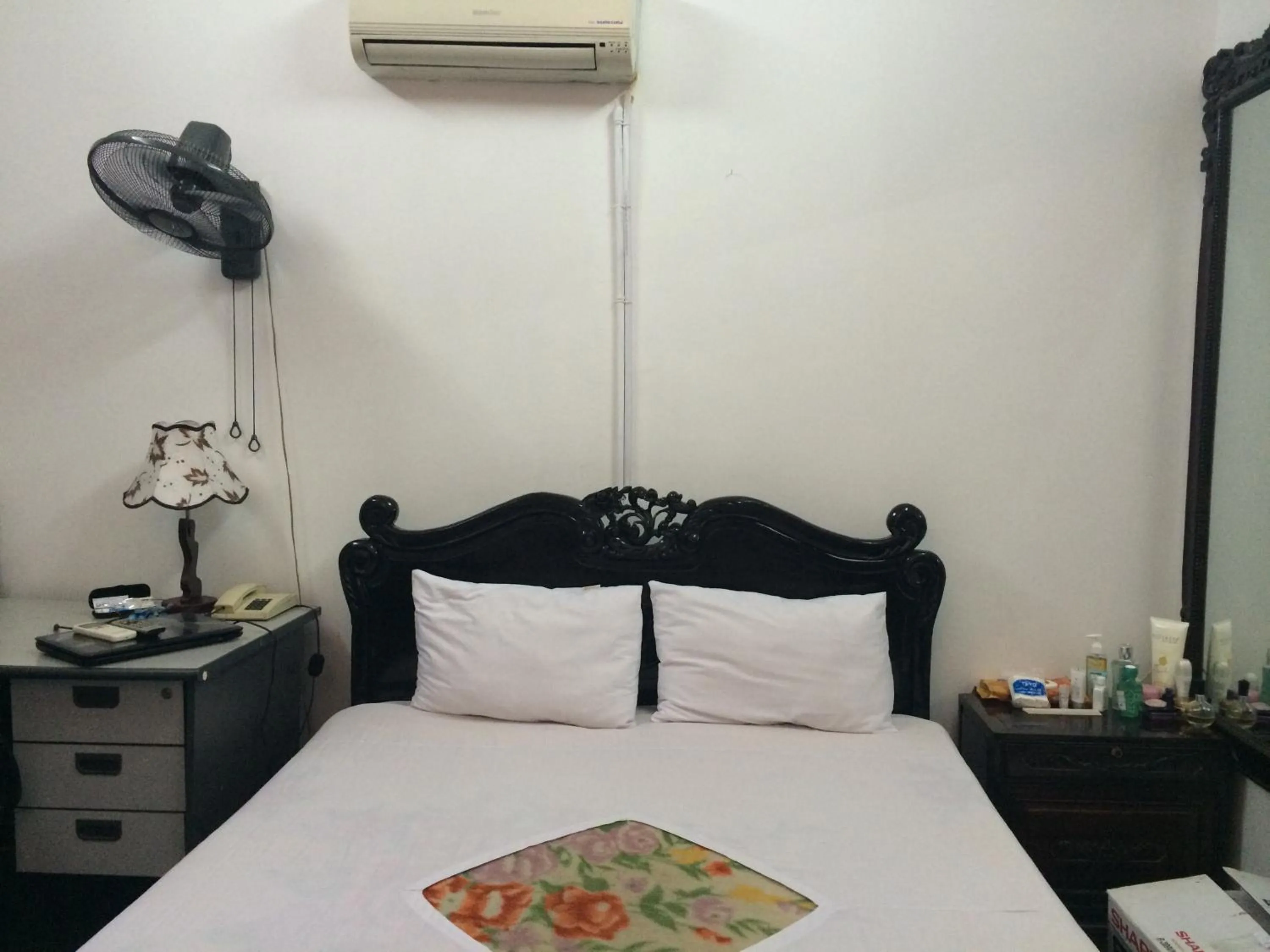 Bedroom, Bed in Ngoc Linh Hotel