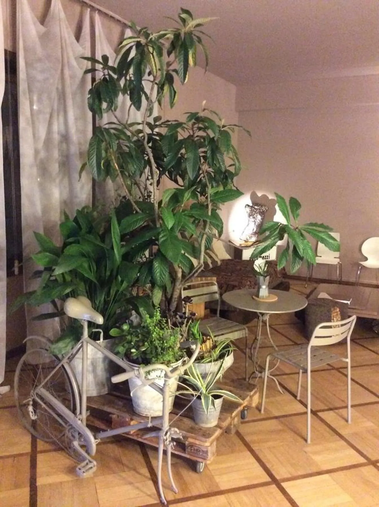 Communal lounge/ TV room in Bed+Art Milano Centrale