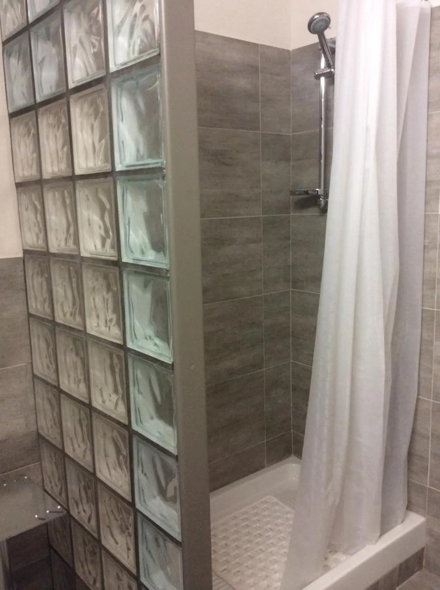 Shower in Bed+Art Milano Centrale